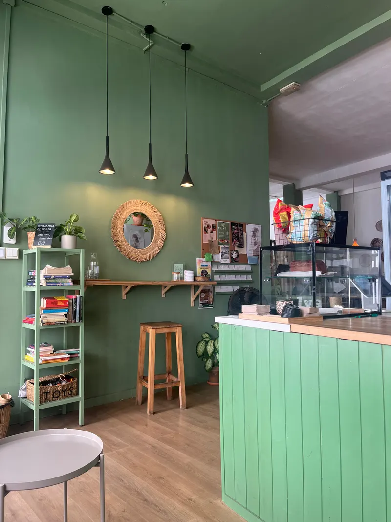 nebbi café y provisiones