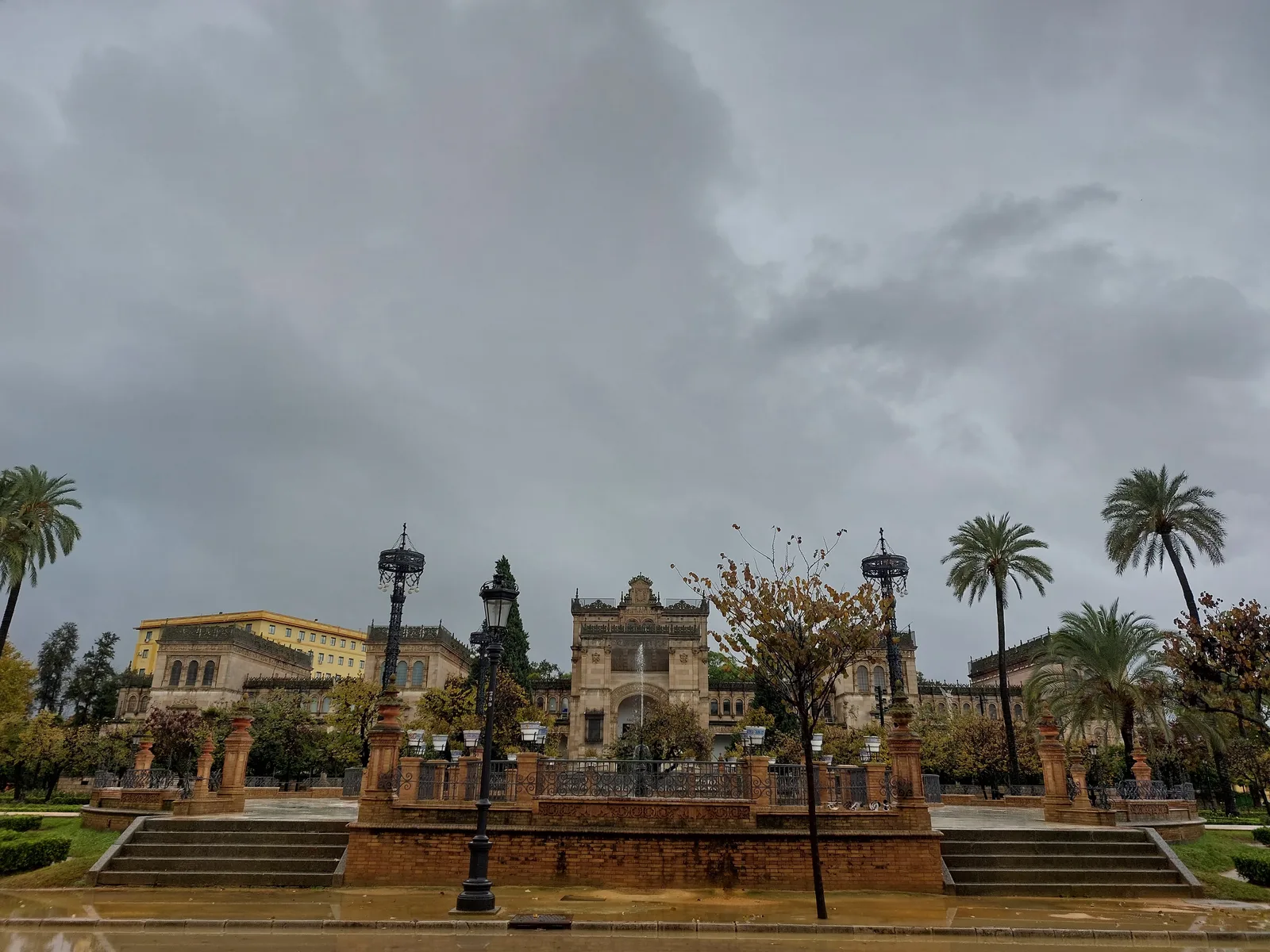 Details at Parque de las Palomas Seville — travel photo