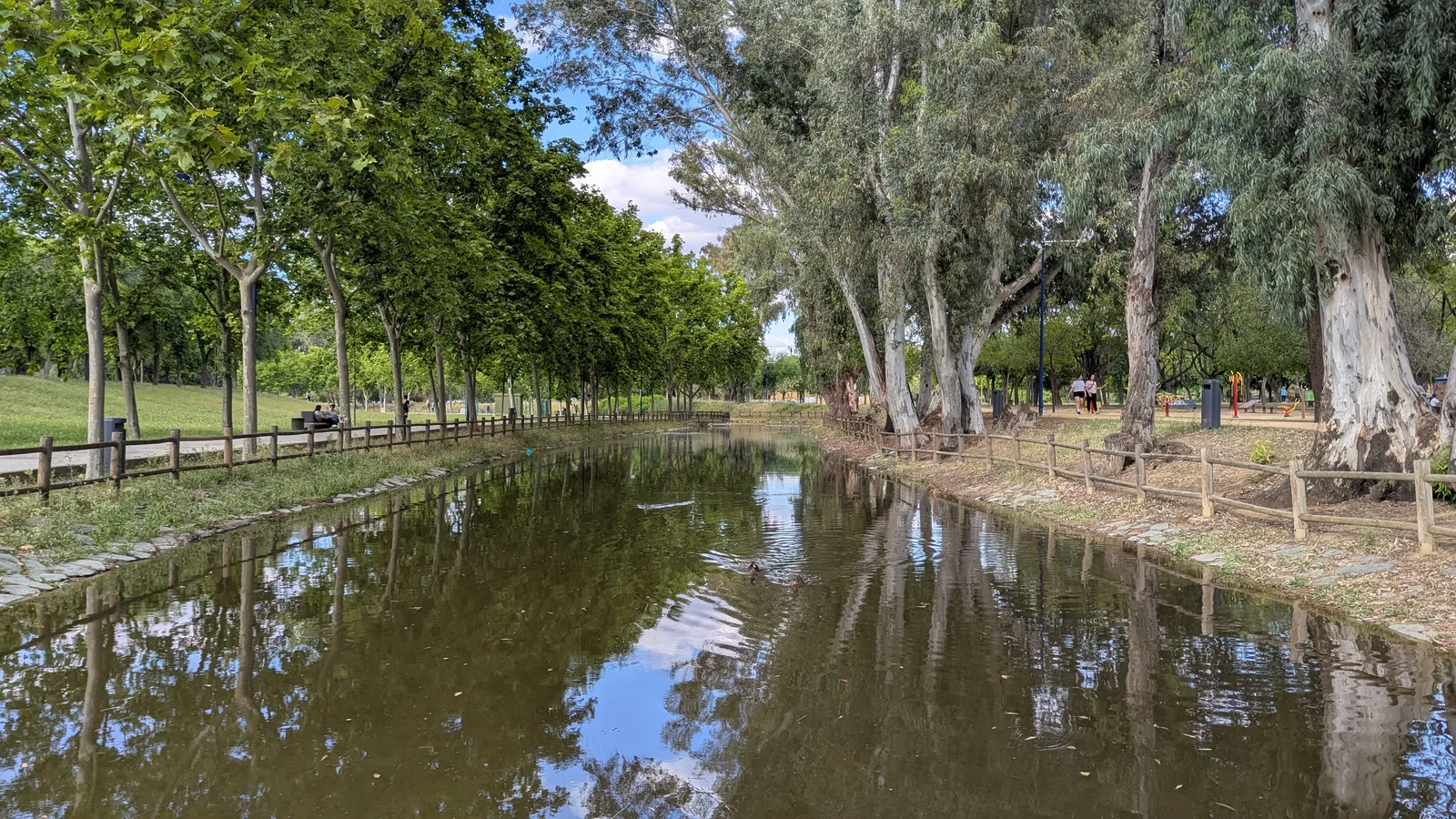 Details at Parque Miraflores Seville — travel photo