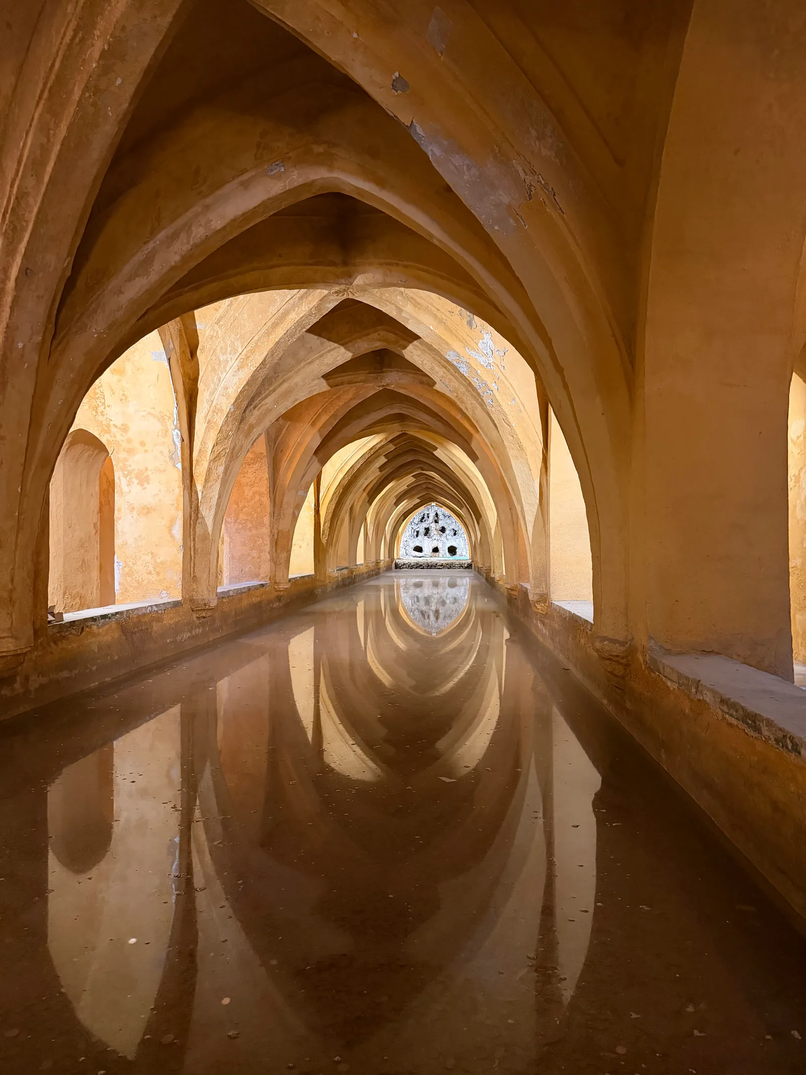 Atmosphere at Royal Alcázar of Seville Seville — travel photo