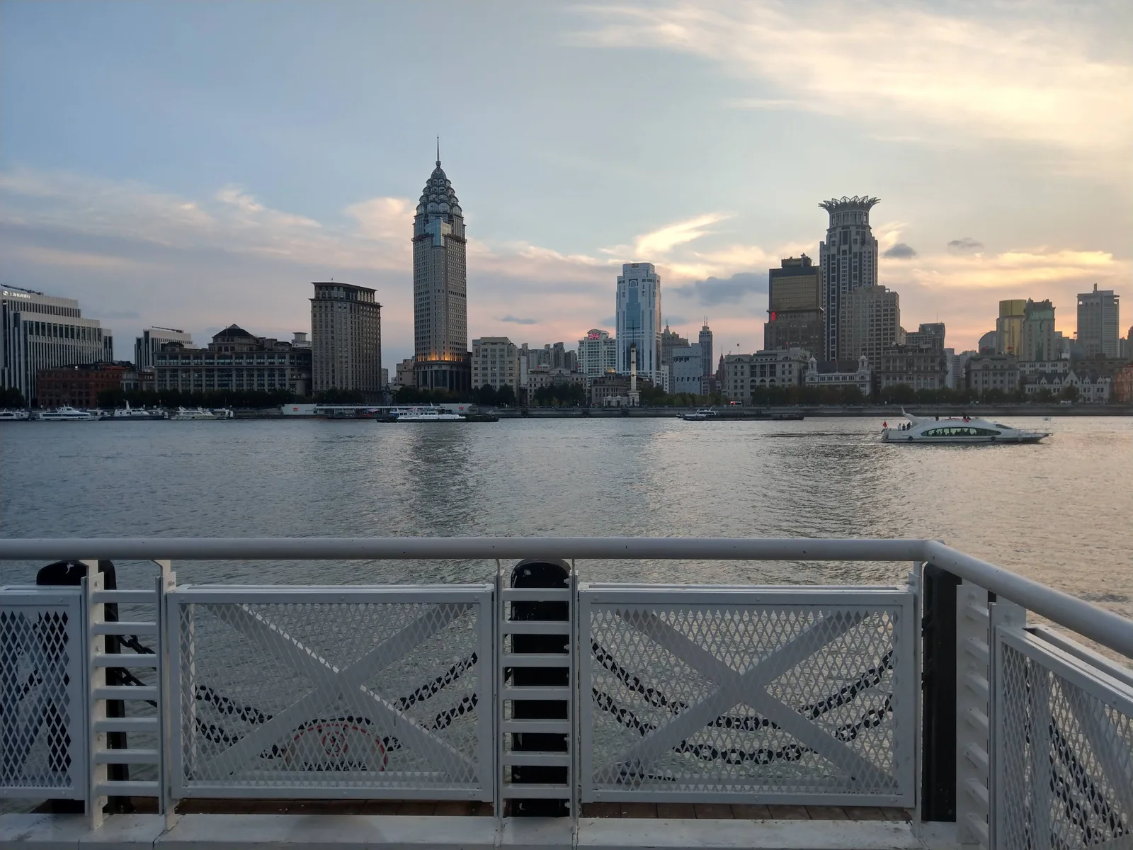 Main view at Binjiang Park Shanghai — travel photo