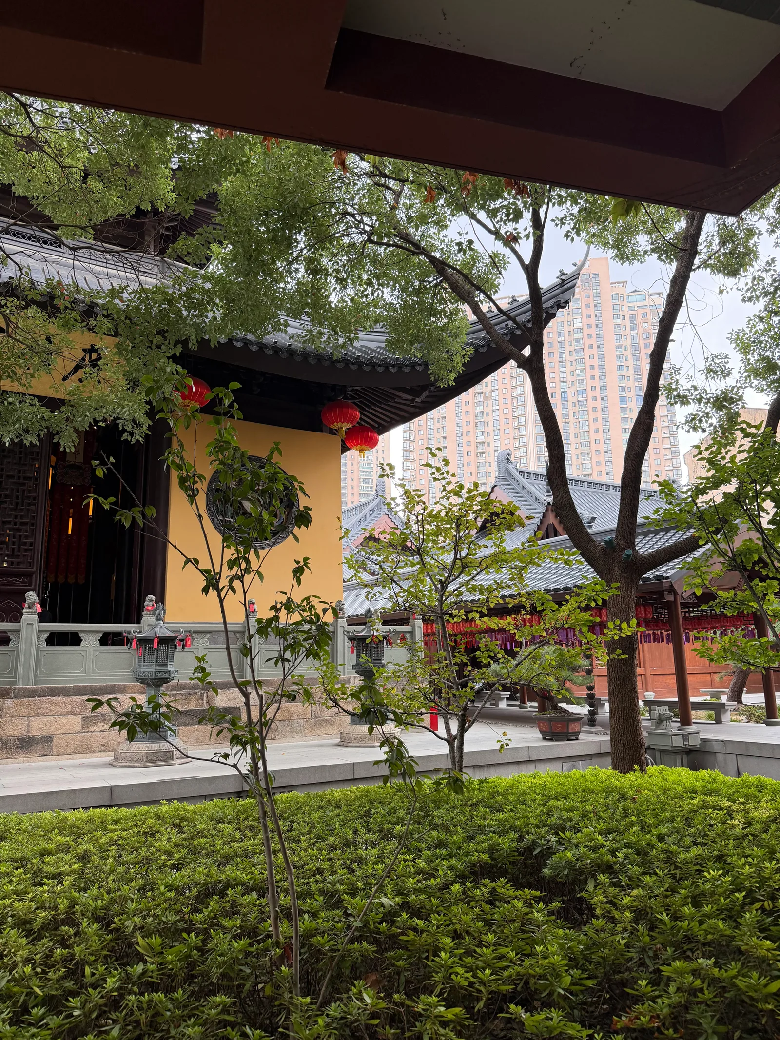Atmosphere at Changshou Park Shanghai — travel photo