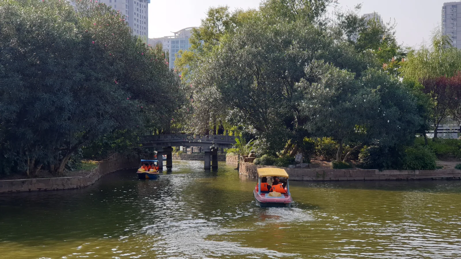 Atmosphere at Heping Park Shanghai — travel photo