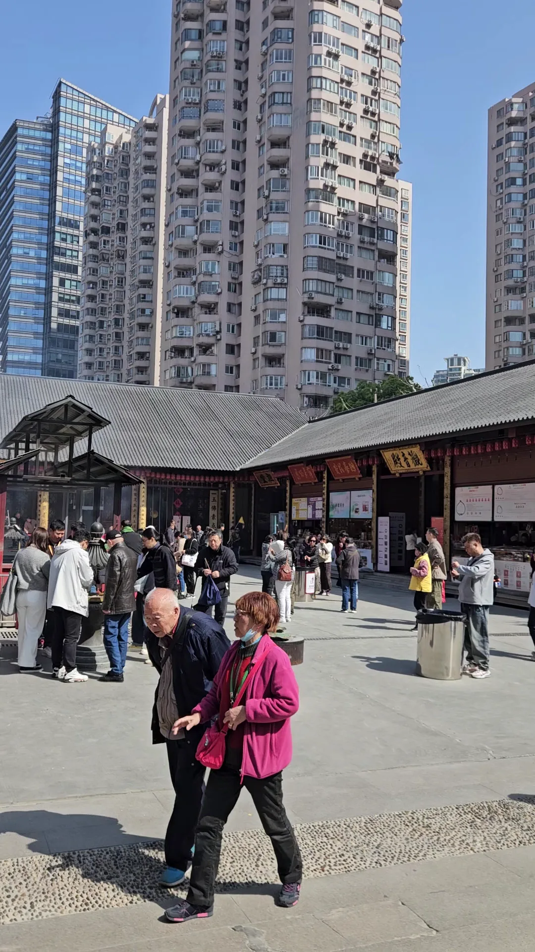 Details at Jade Buddha Temple Shanghai — travel photo