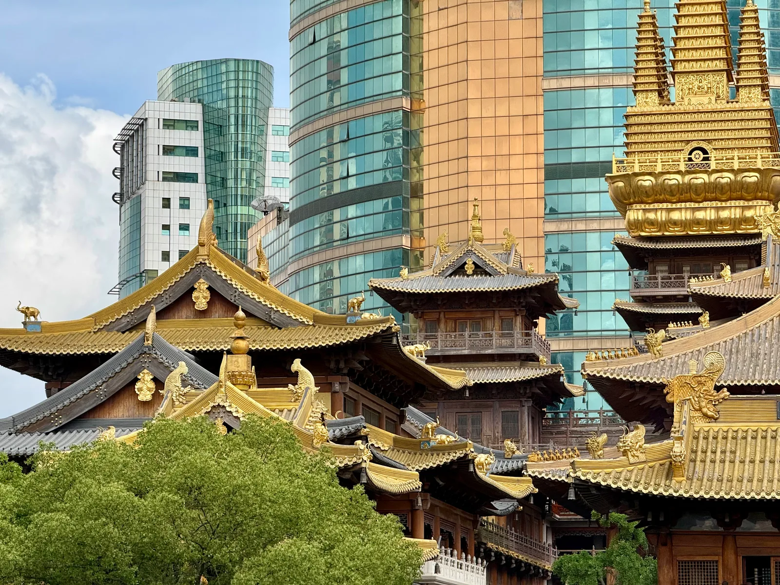 Details at Jing'an Temple Shanghai — travel photo