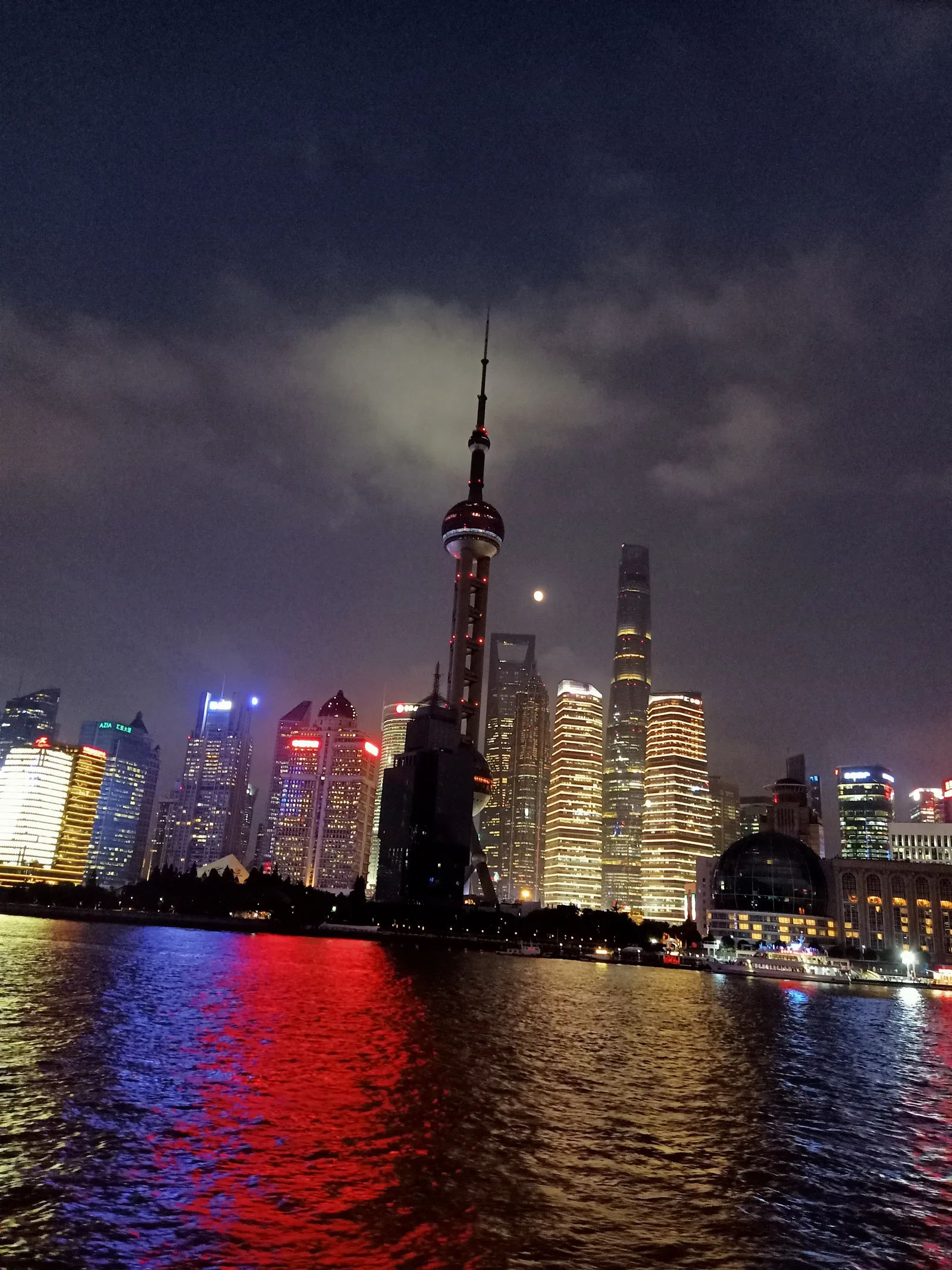 Atmosphere at 上海市人民英雄纪念塔 Shanghai — travel photo
