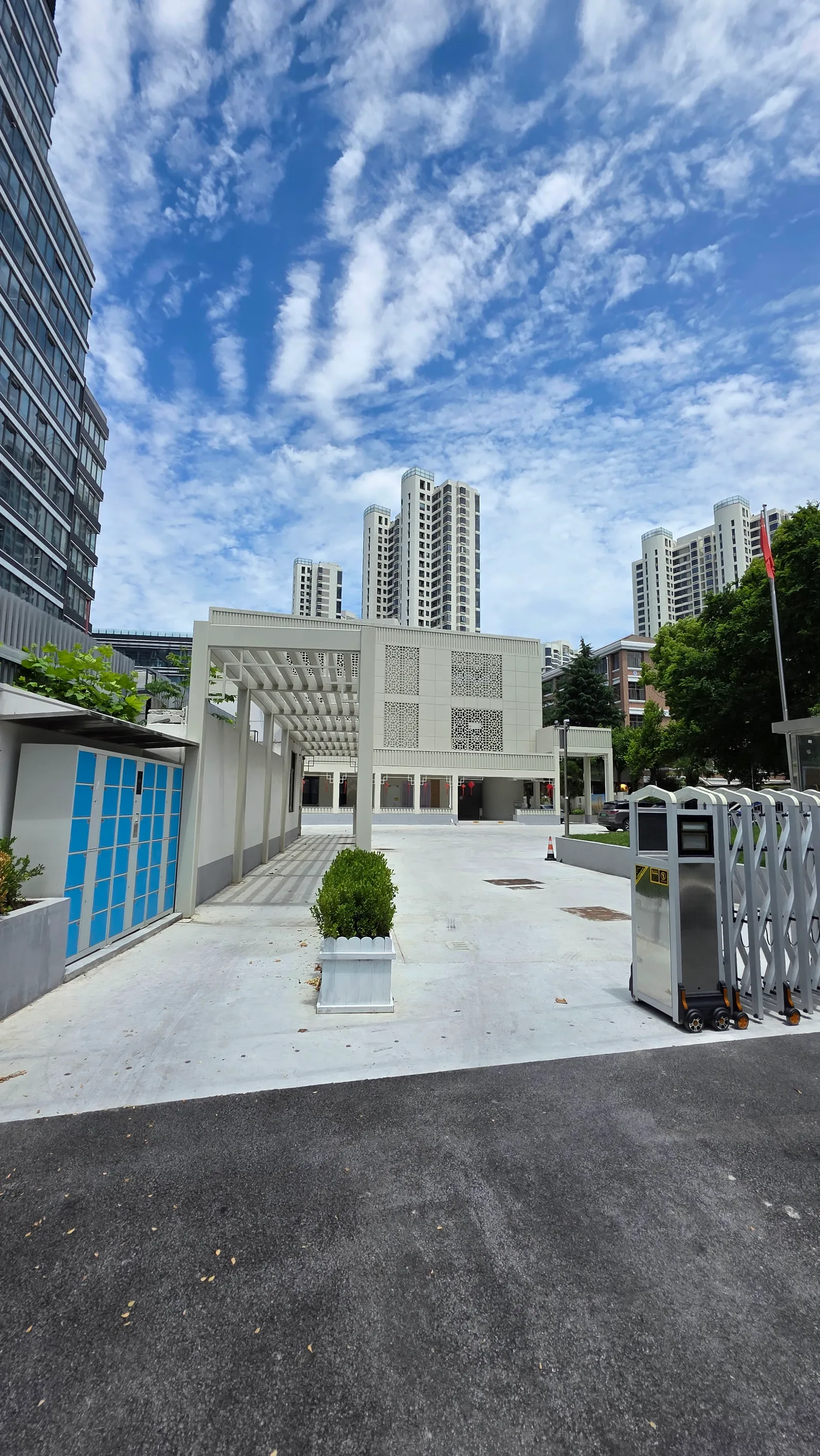 Details at Pudong Mosque Shanghai — travel photo