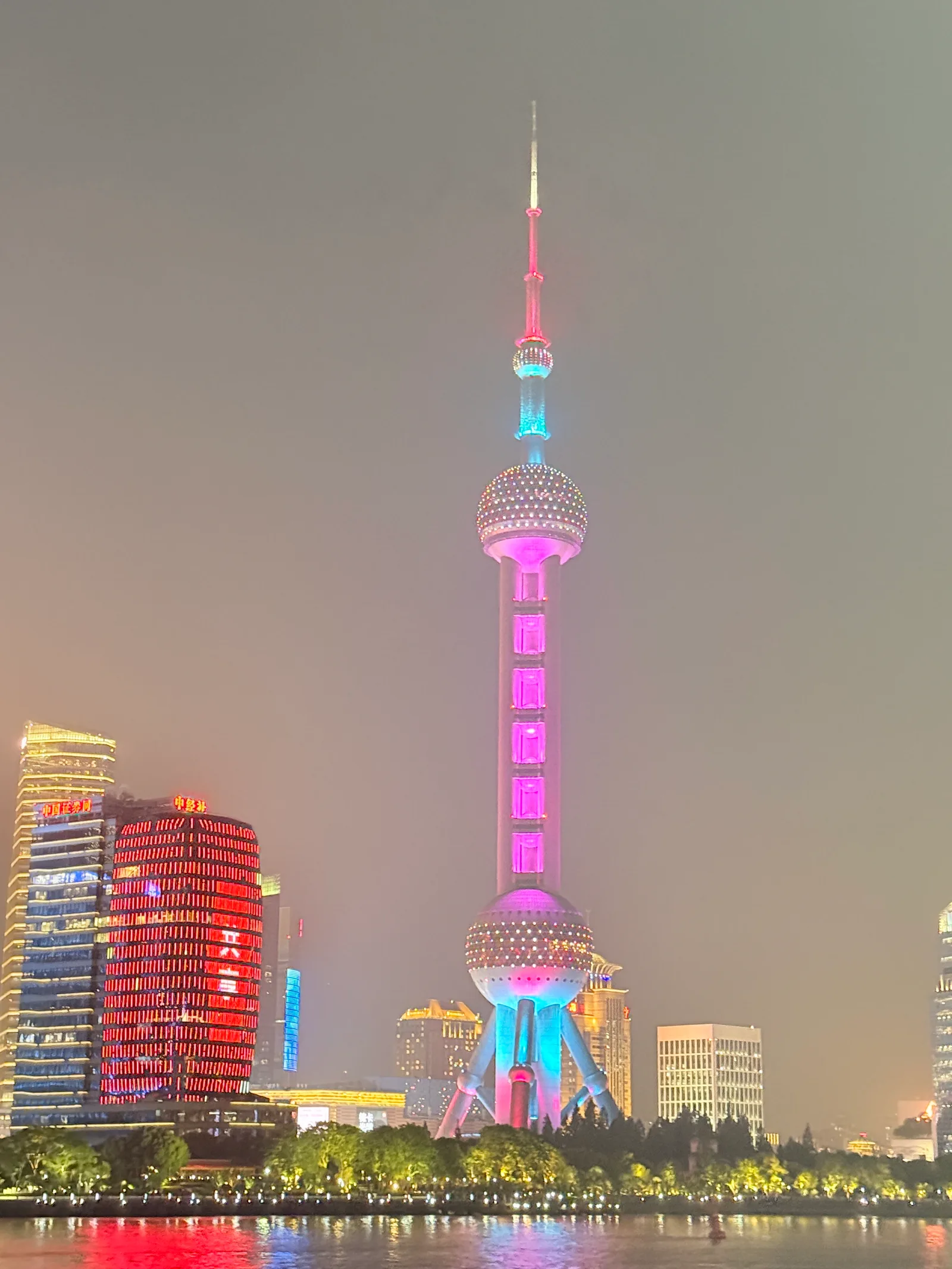 Main view at Shanghai Baiyulan Plaza Shanghai — travel photo