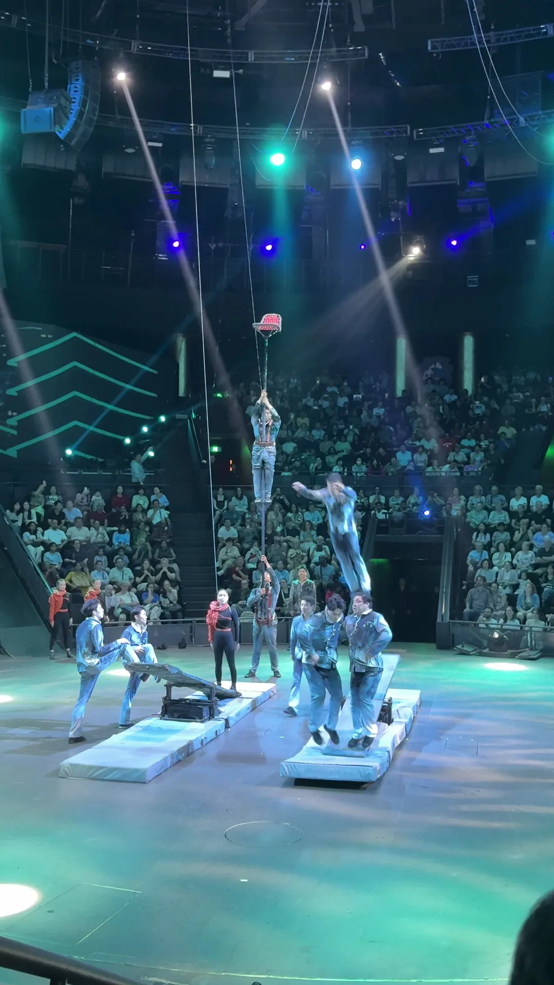 Atmosphere at Shanghai Circus World Shanghai — travel photo