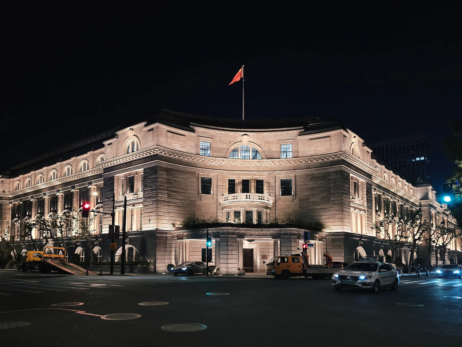 Main view at The Bund Art Museum （Side Gate） Shanghai — travel photo