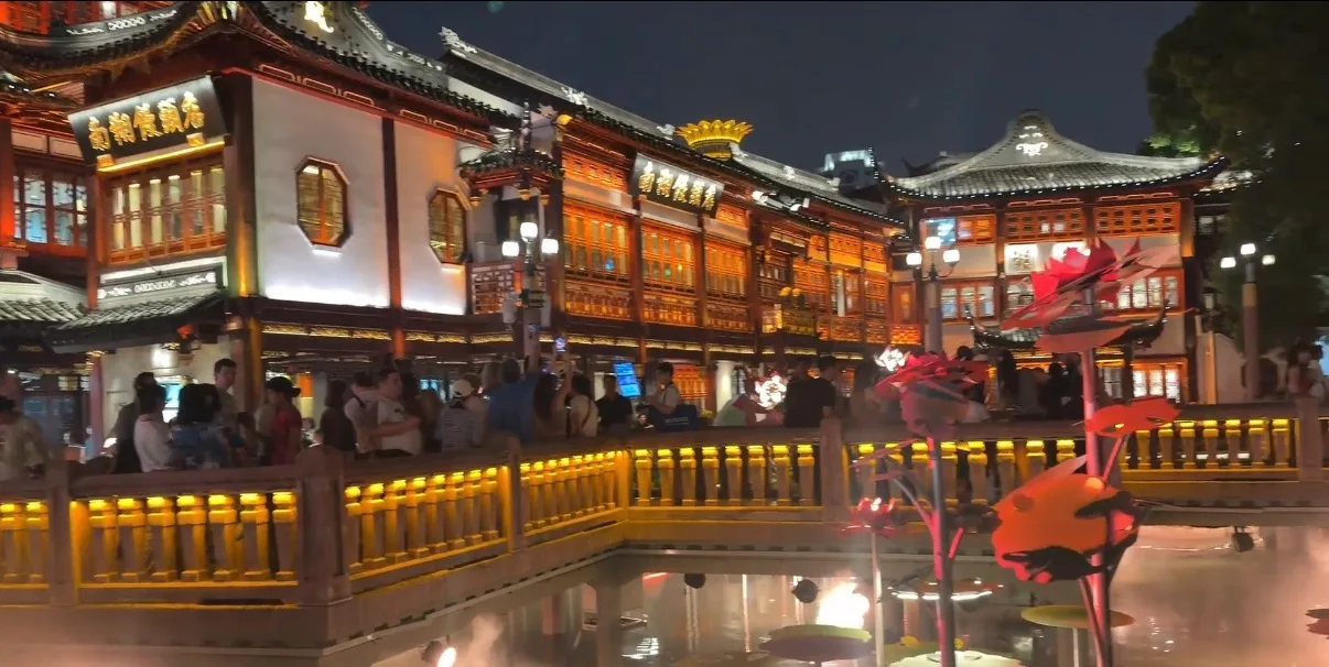 Details at Yuyuan Old Street Shanghai — travel photo