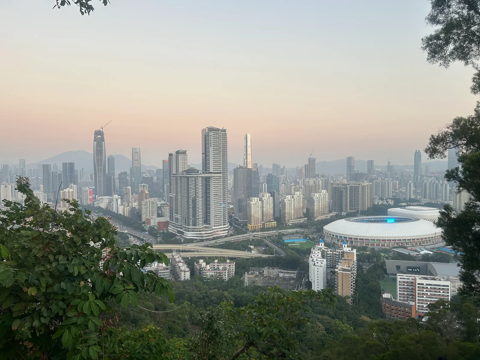 Atmosphere at Bijiashan Park Shenzhen — travel photo