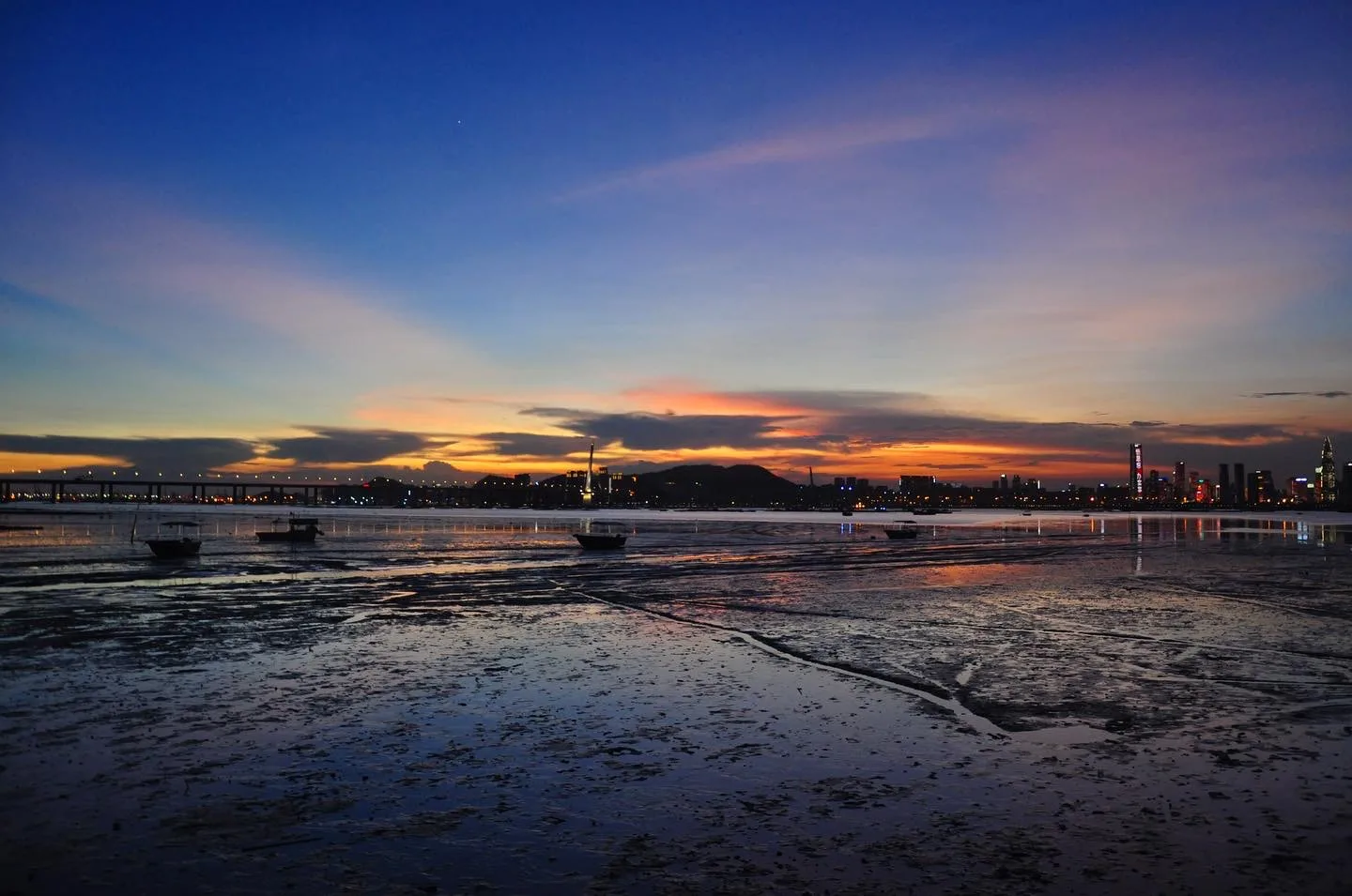 Main view at Lau Fau Shan Shoreline Shenzhen — travel photo