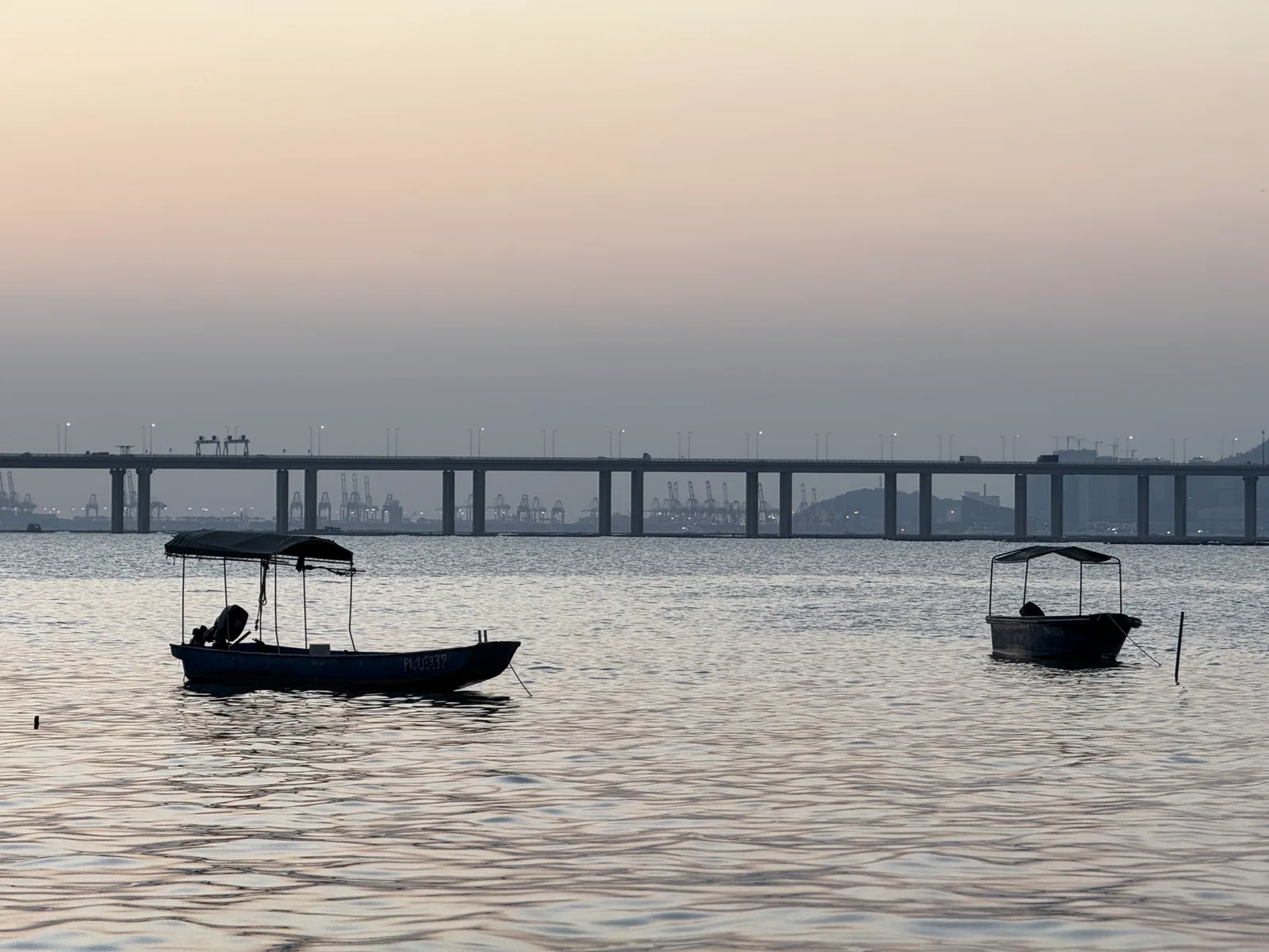 Atmosphere at Lau Fau Shan Shoreline Shenzhen — travel photo