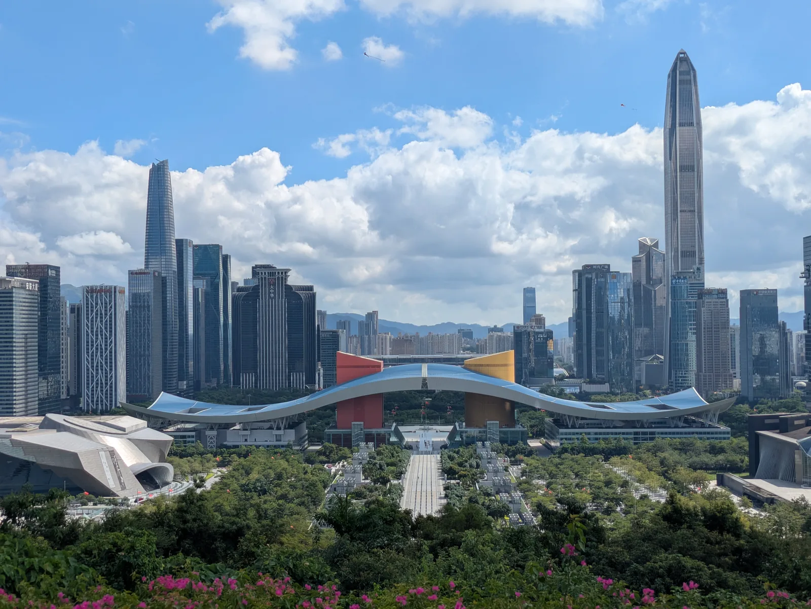 Main view at Lianhuashan Park Shenzhen — travel photo