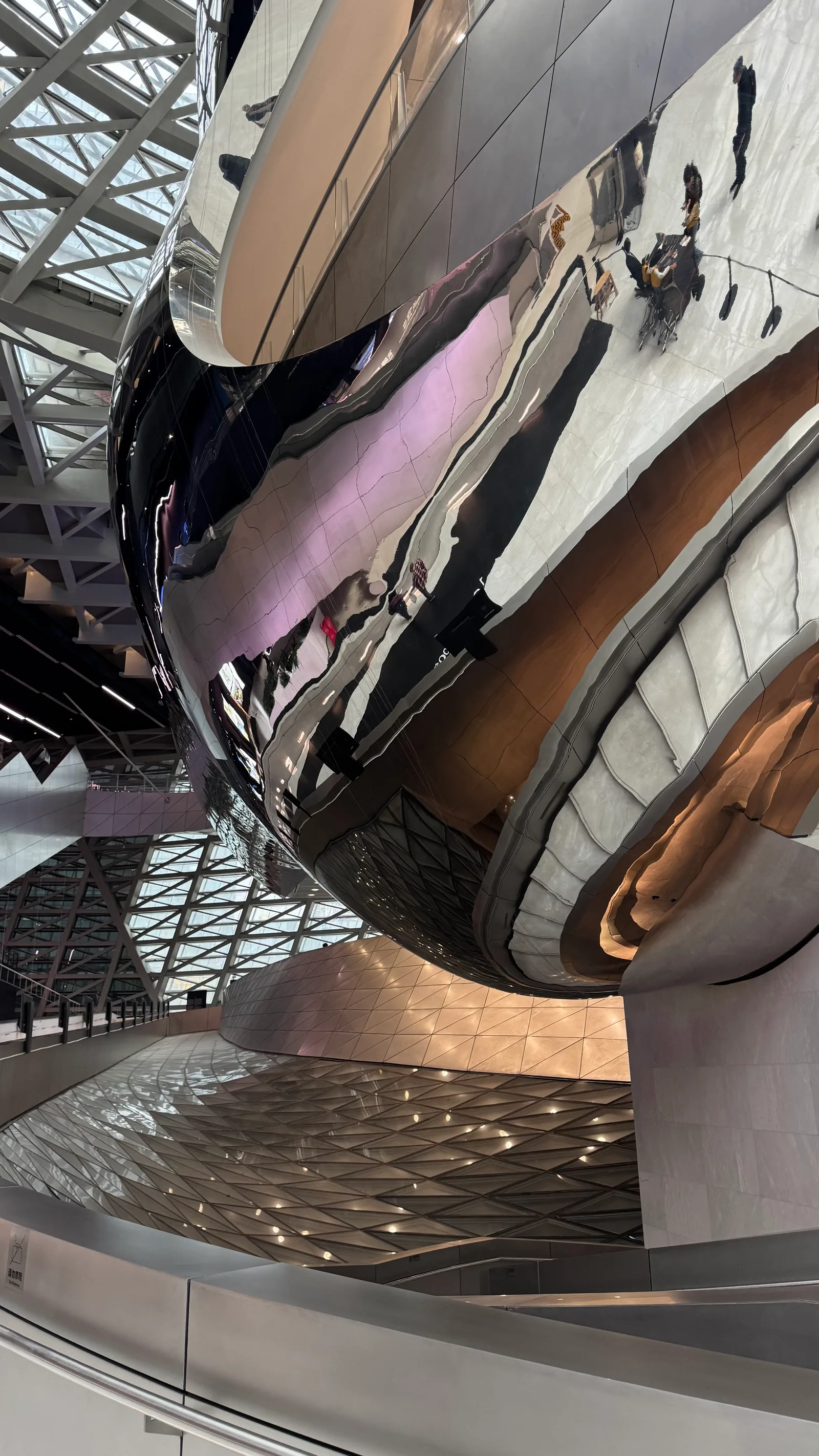 Interior at 當代藝術與都市計畫展覽館 Shenzhen — travel photo
