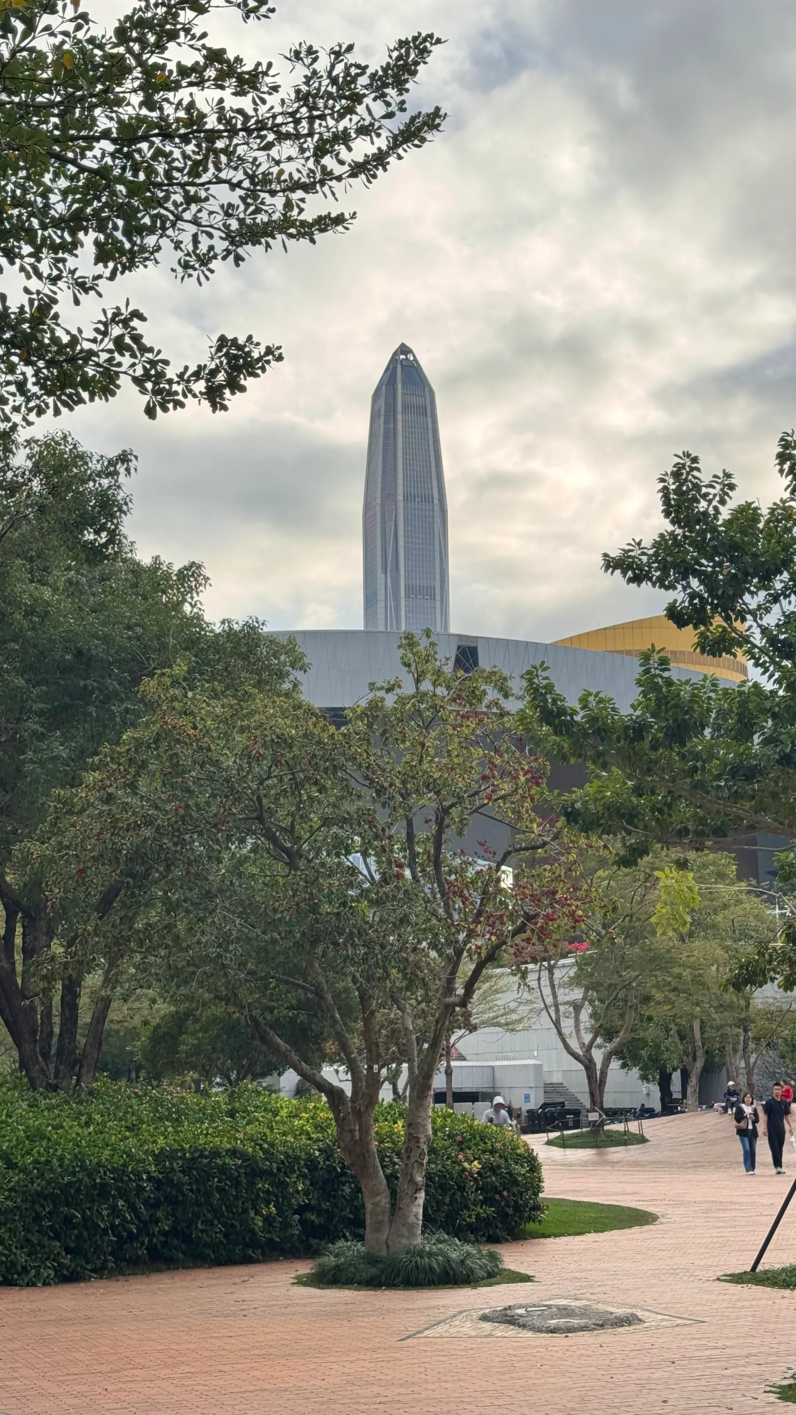 Atmosphere at 當代藝術與都市計畫展覽館 Shenzhen — travel photo