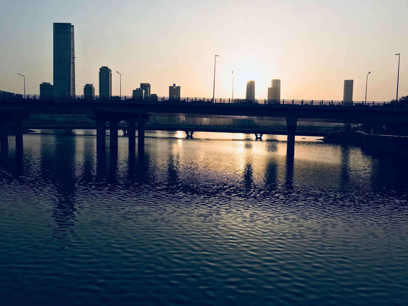 Atmosphere at Shenzhen Bay Park North Bay Harbor （Northeast Gate） Shenzhen — travel photo