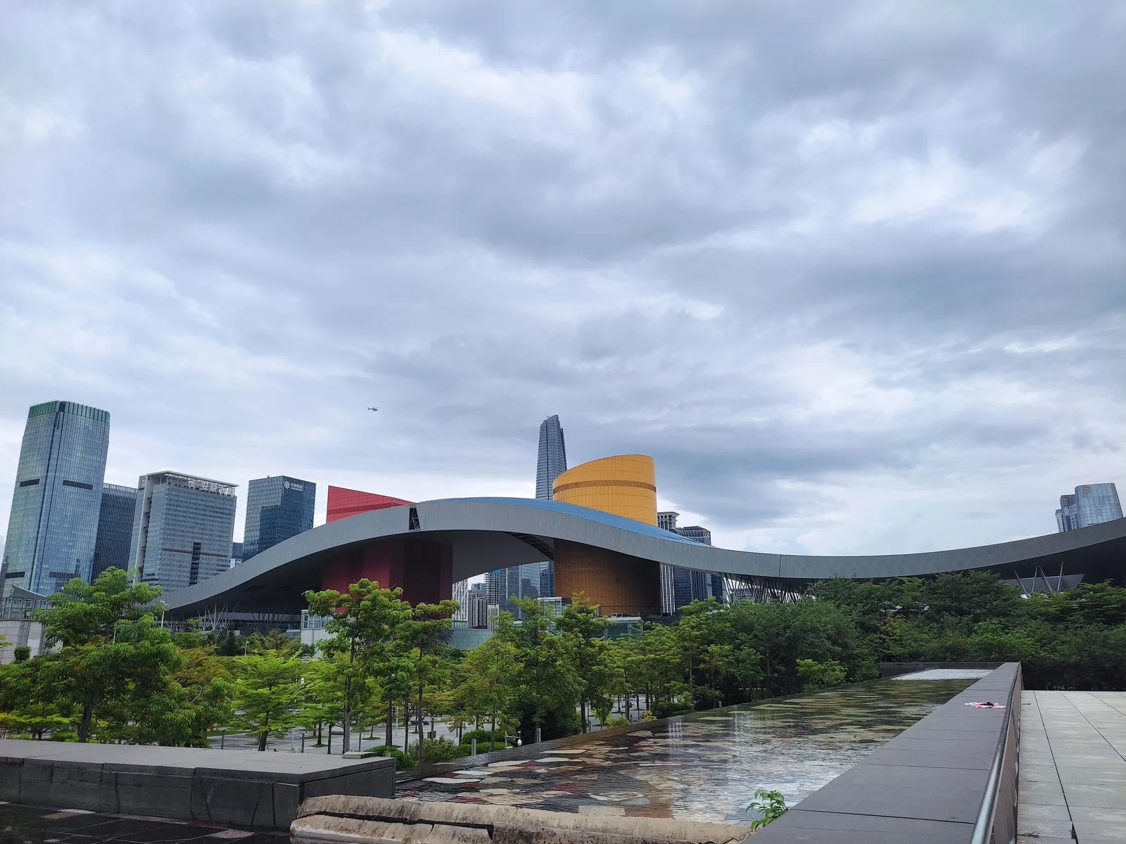 Main view at Shenzhen Cultural Center Shenzhen — travel photo