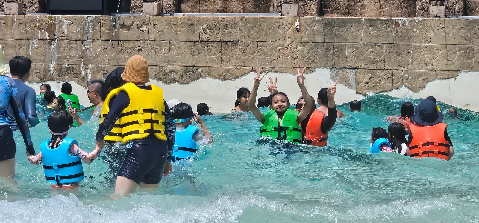 Details at Adventure Cove Waterpark Singapore — travel photo