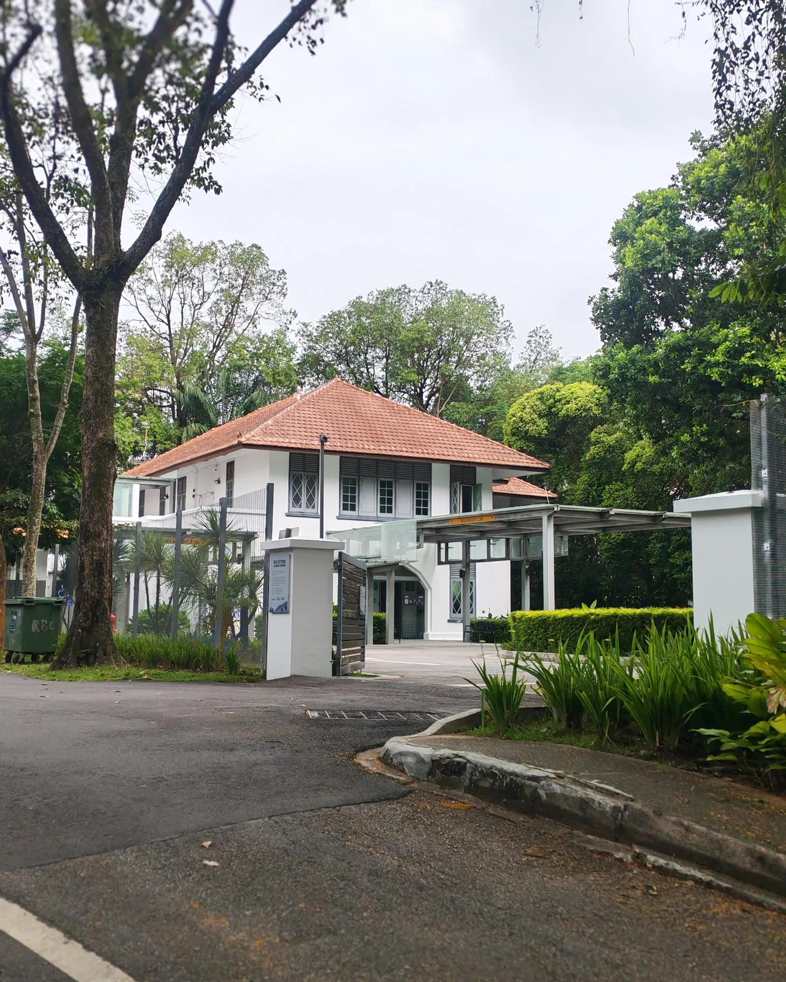 Atmosphere at Reflections at Bukit Chandu Singapore — travel photo