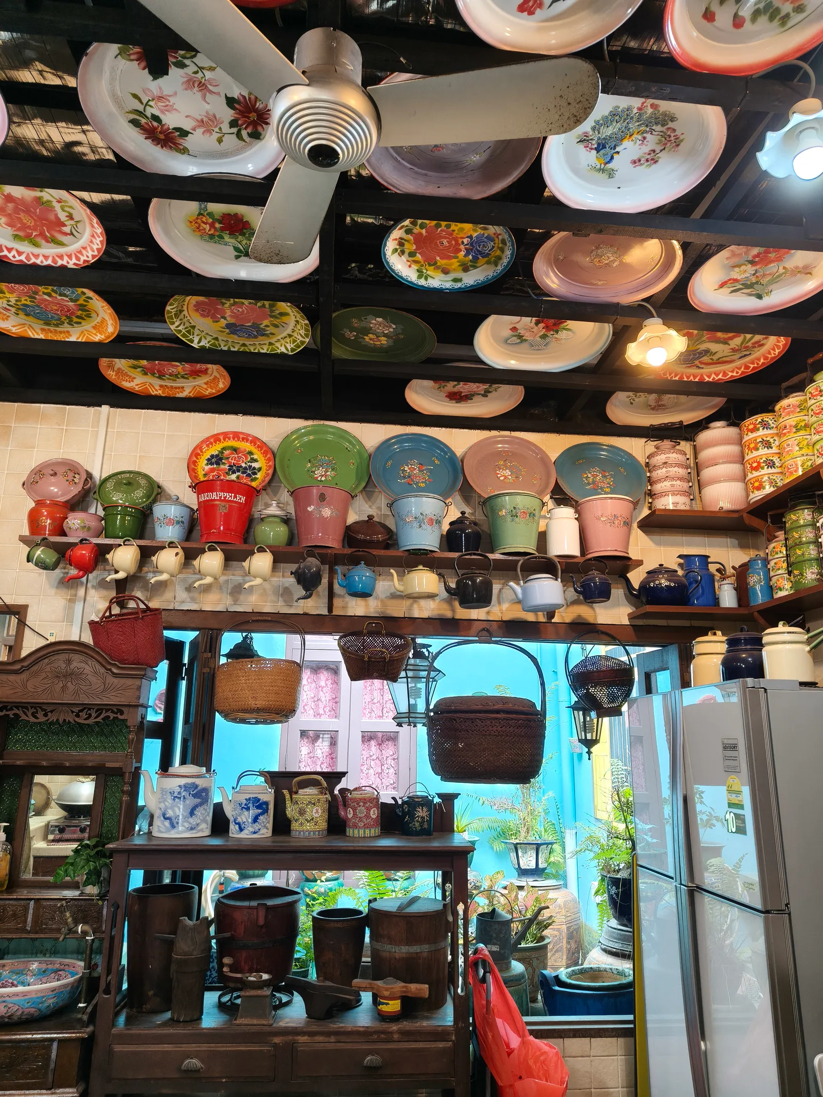 Atmosphere at Katong Antique House Singapore — travel photo