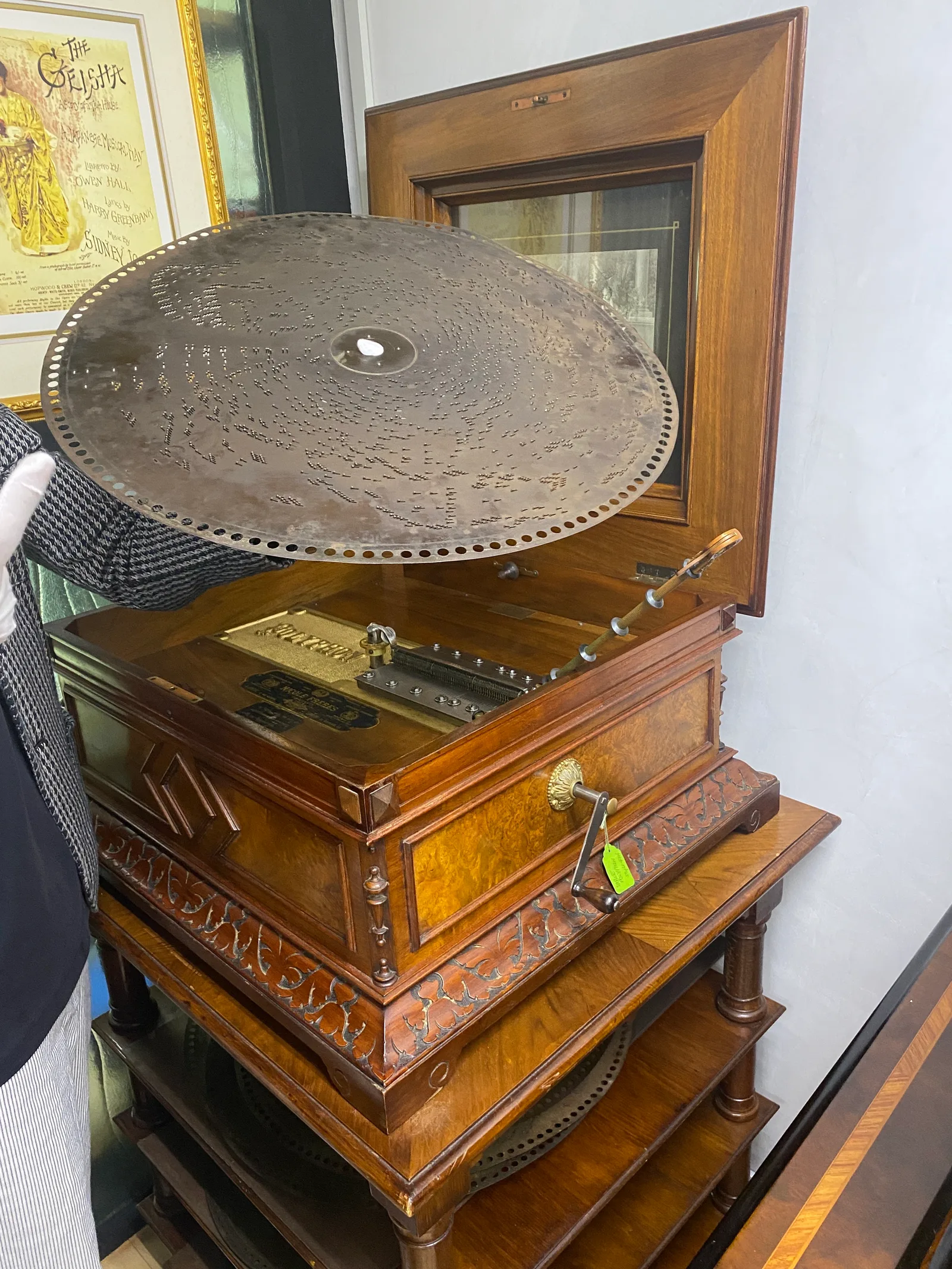 Atmosphere at Singapore Musical Box Museum Singapore — travel photo