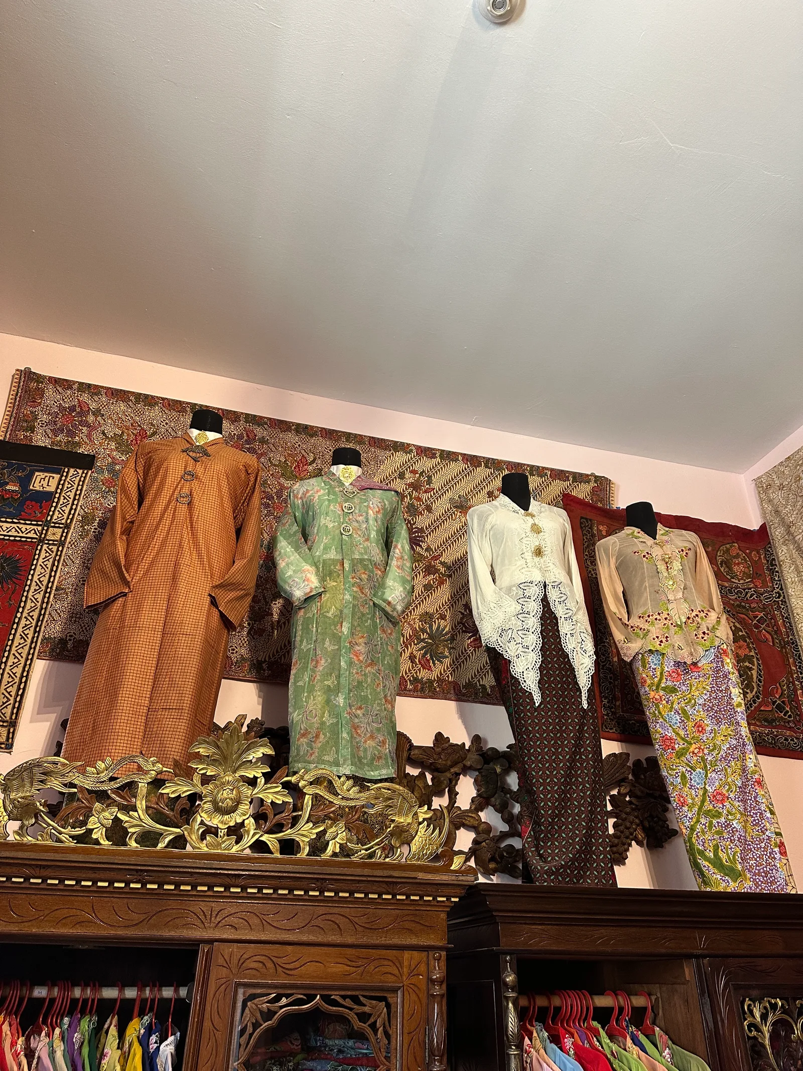 Details at Singapore Peranakan Mansion Museum 新加坡 娘惹文化 博物馆 283A Joo Chiat Road 如切路 by Straits Enclave Singapore — travel photo