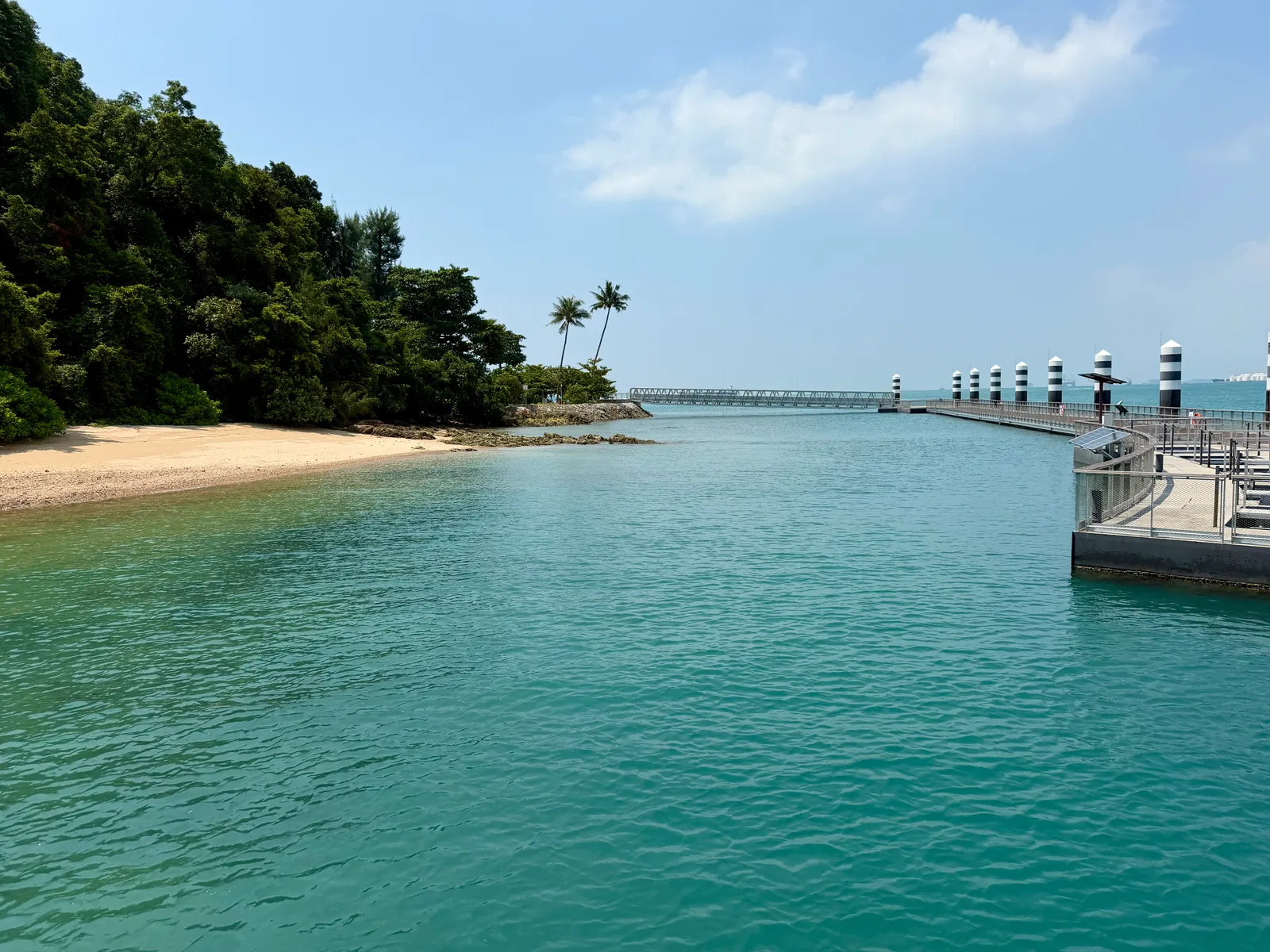 Atmosphere at Sisters’ Islands Marine Park Singapore — travel photo