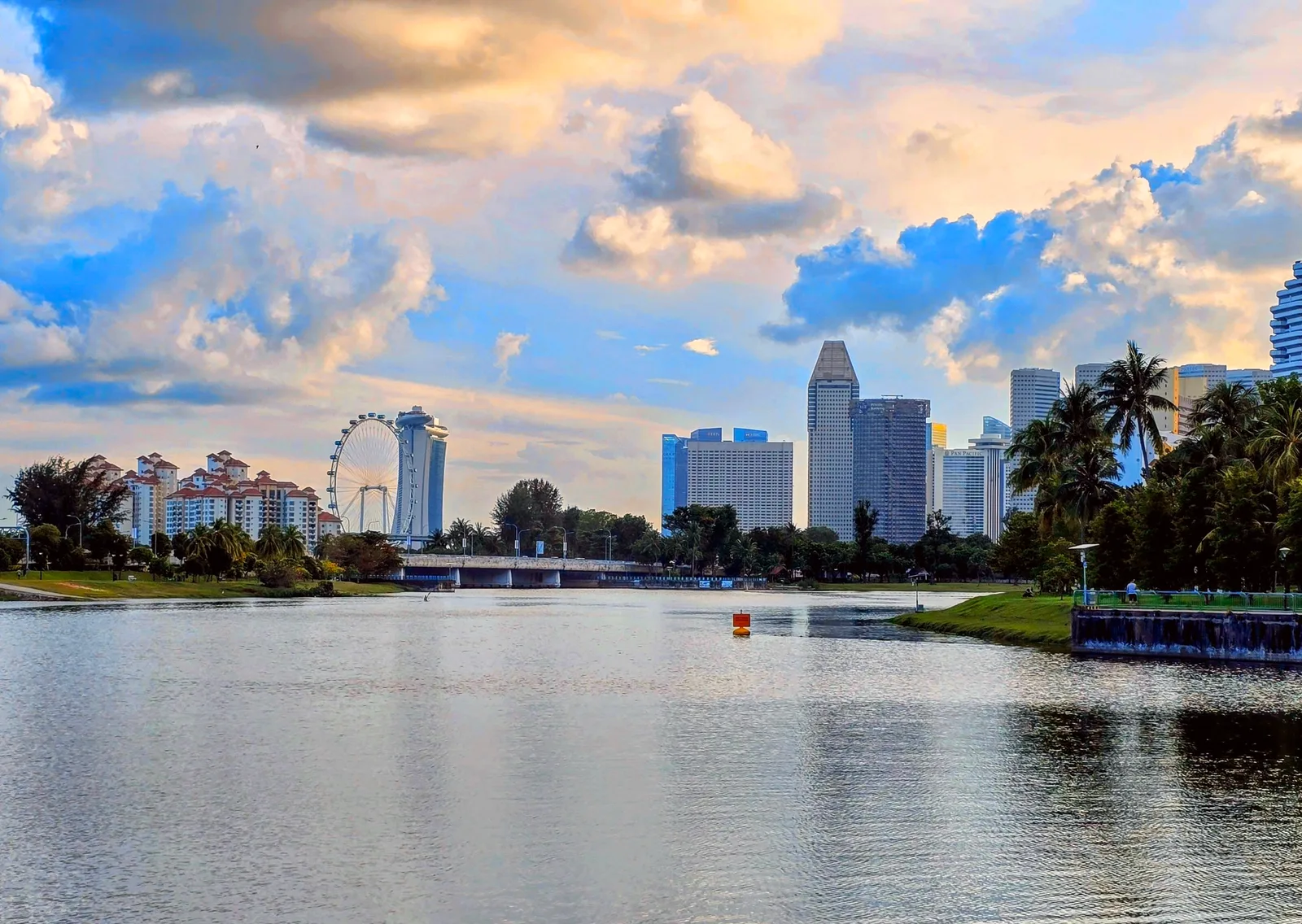 Kallang Riverside Park — romantic guide Singapore