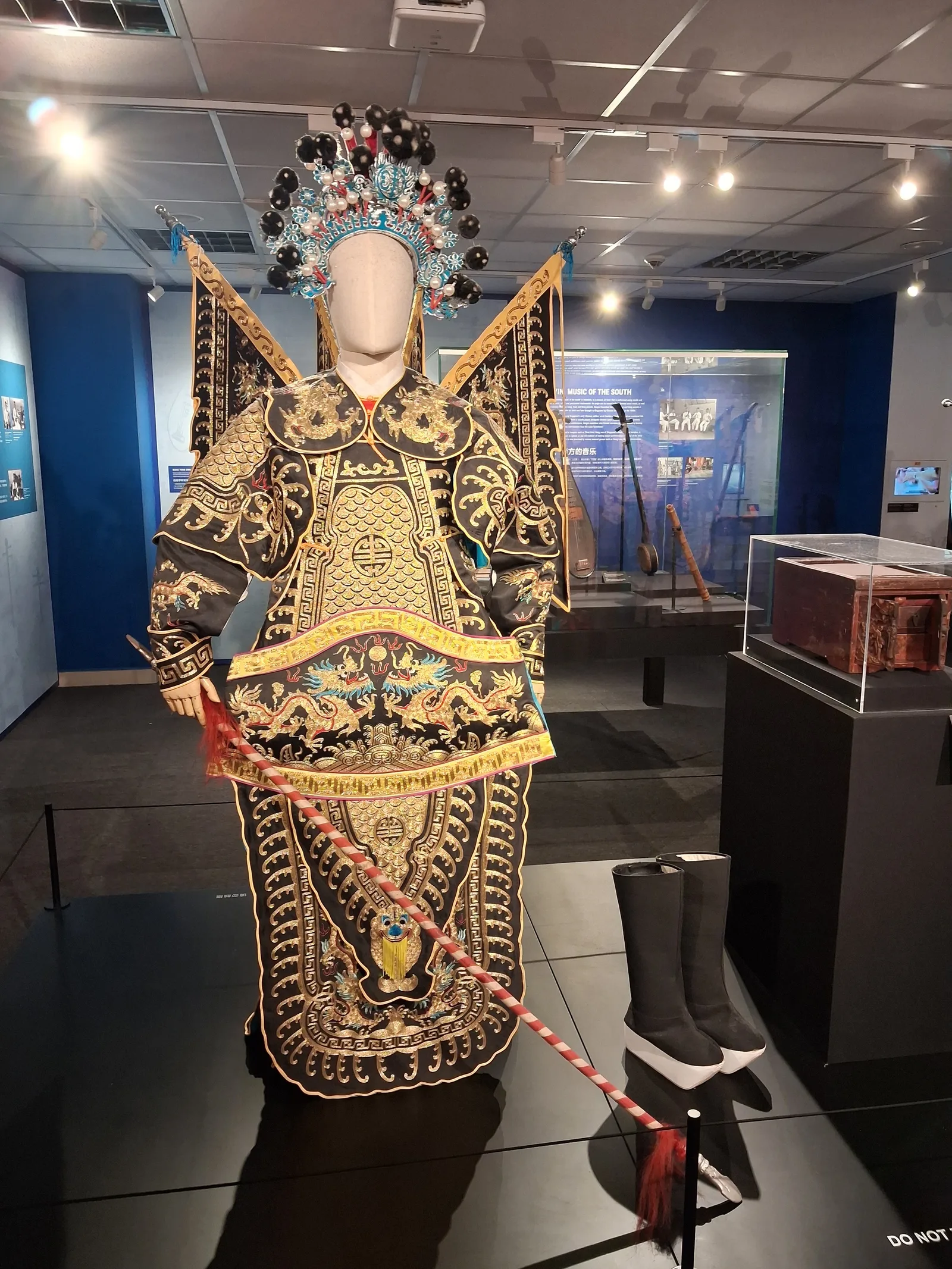 Details at Kreta Ayer Heritage Gallery Singapore — travel photo