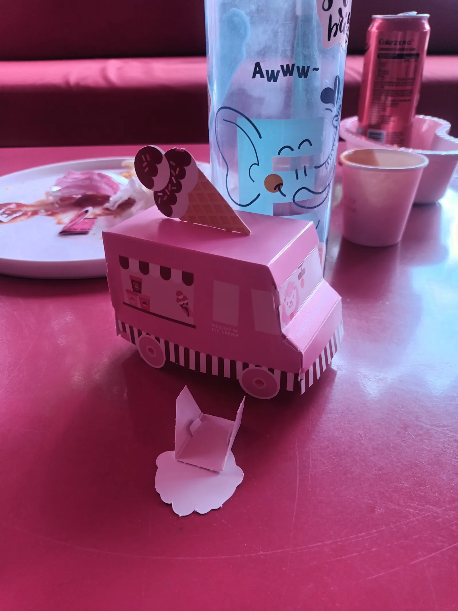 Atmosphere at MUSEUM OF ICE CREAM SINGAPORE Singapore — travel photo