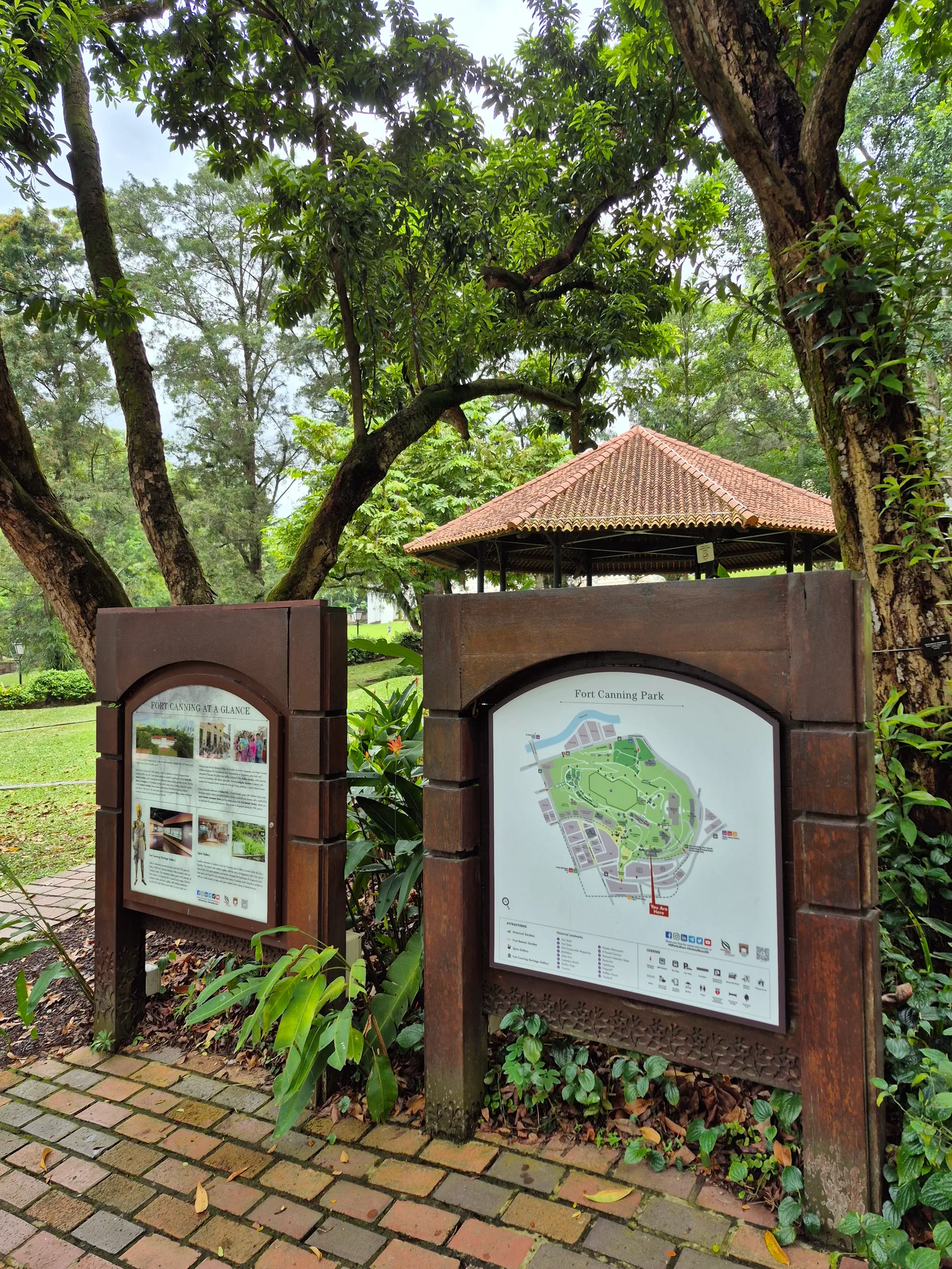 Interior at Fort Canning Tree Tunnel Singapore — travel photo