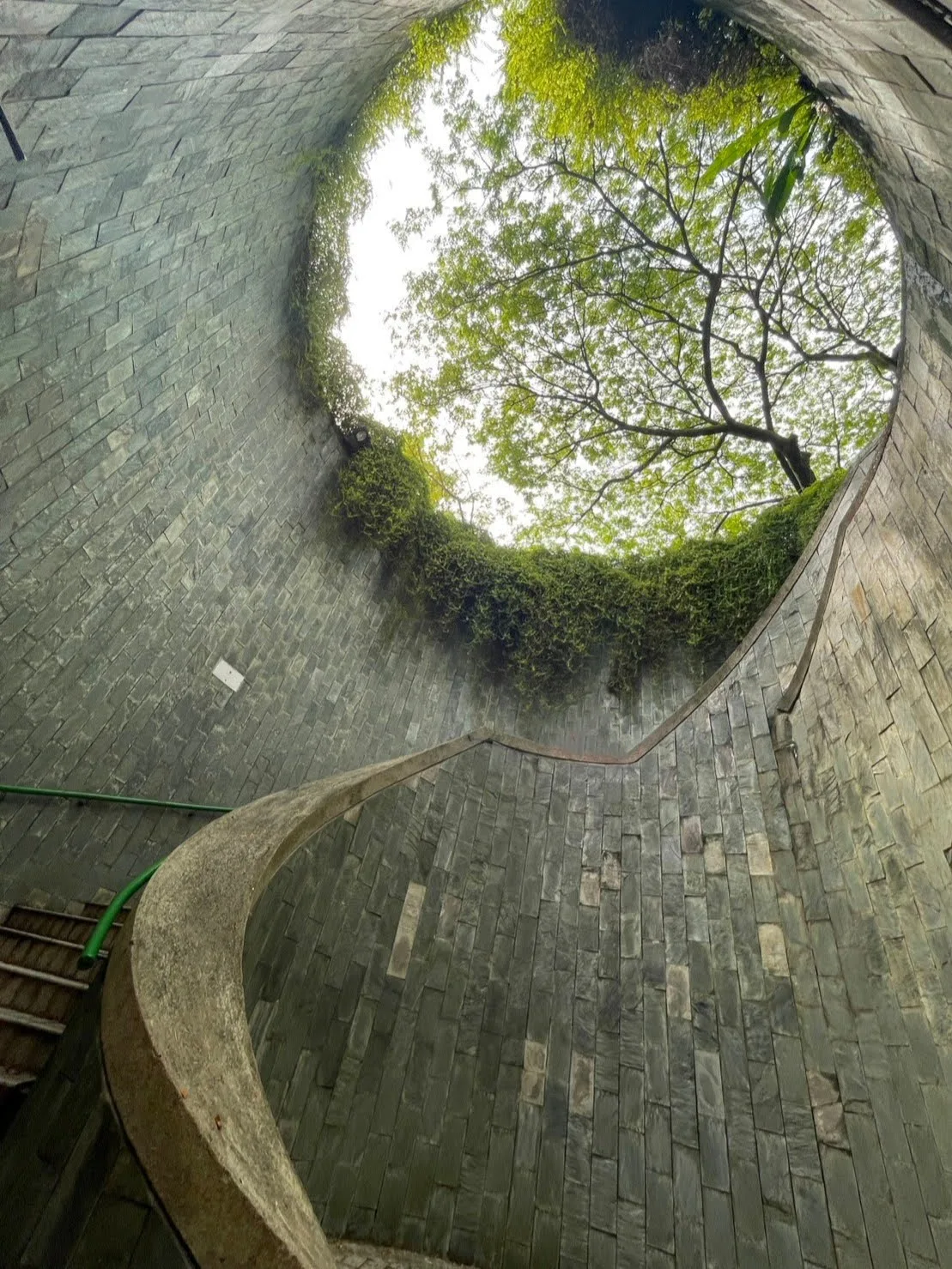 Atmosphere at Fort Canning Park Singapore — travel photo