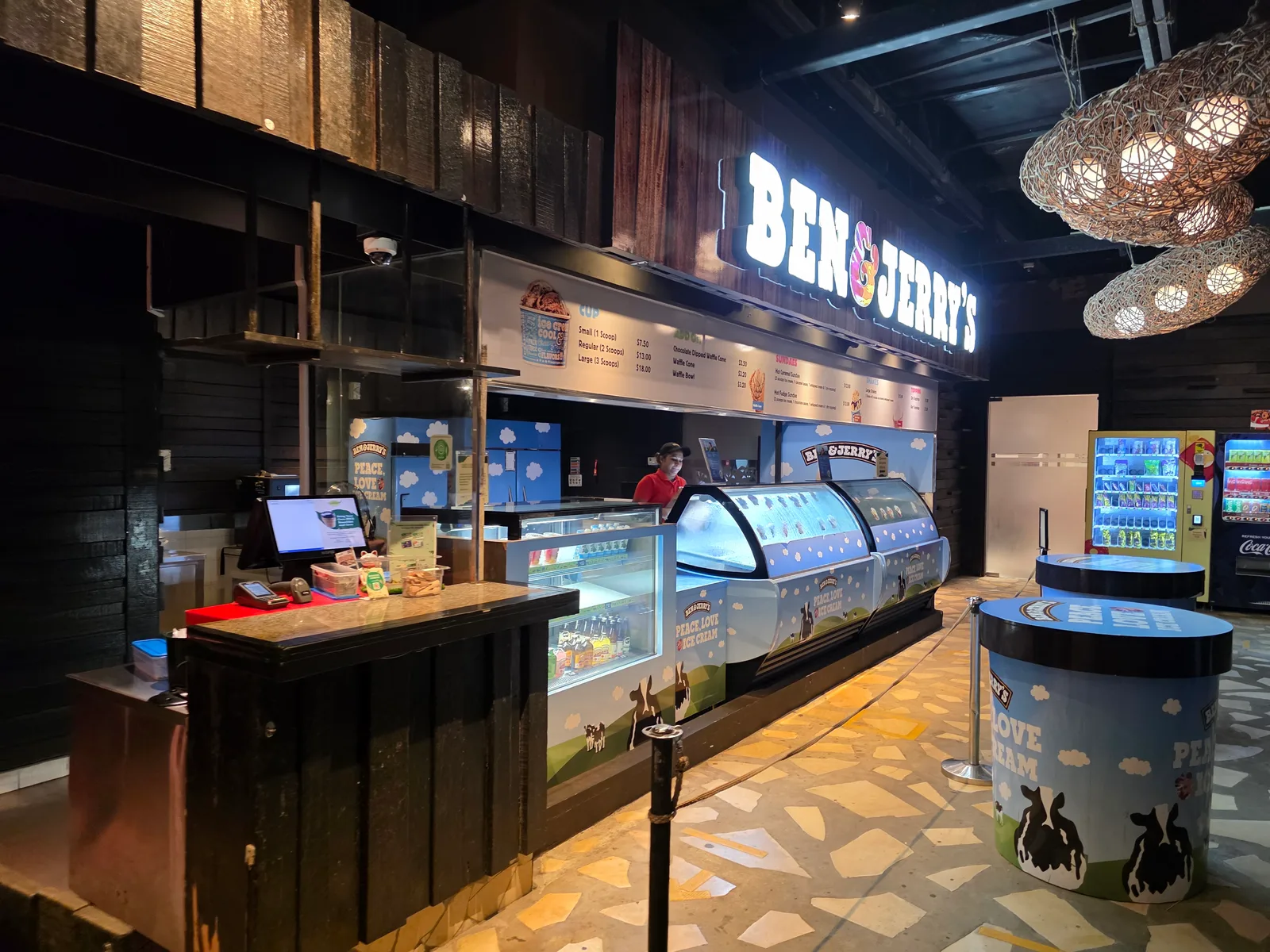 Interior at Night Safari Singapore — travel photo