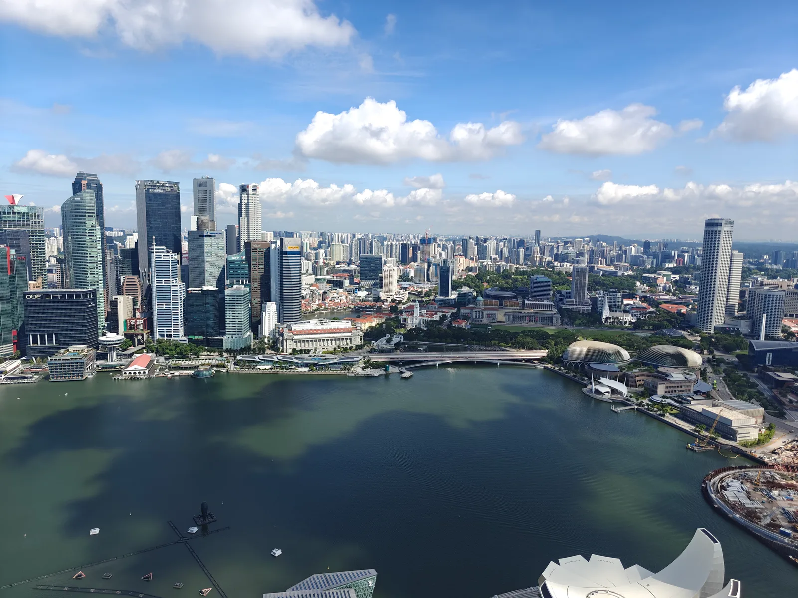 Atmosphere at SkyPark Observation Deck Singapore — travel photo