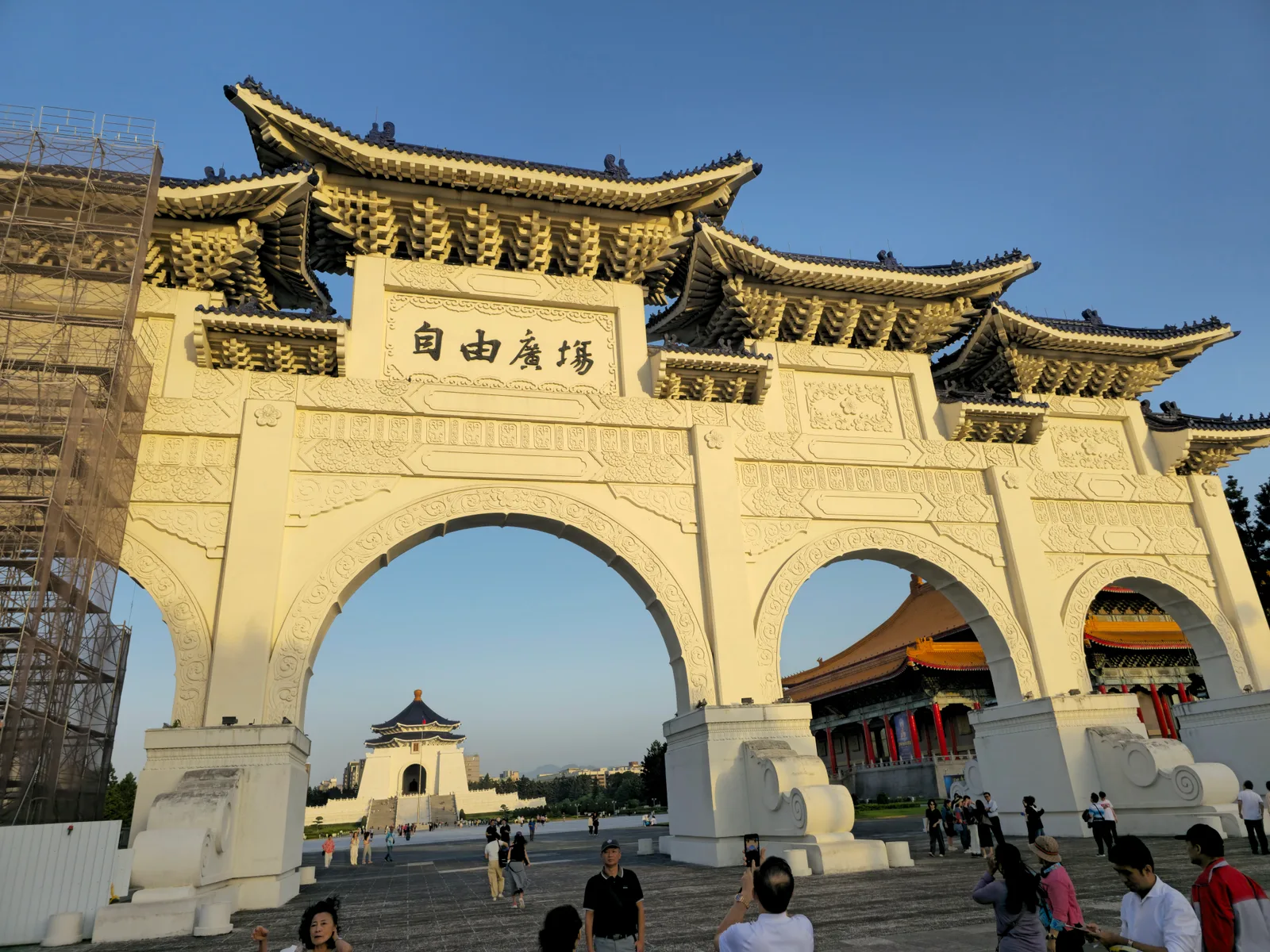 Atmosphere at Chiang Kai-shek Memorial Hall Taipei — travel photo