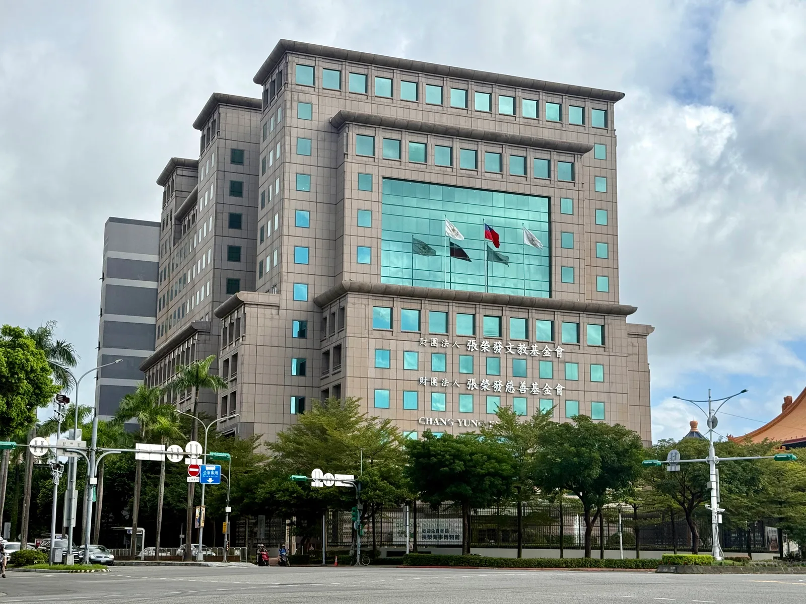 Main view at Evergreen Maritime Museum Taipei — travel photo