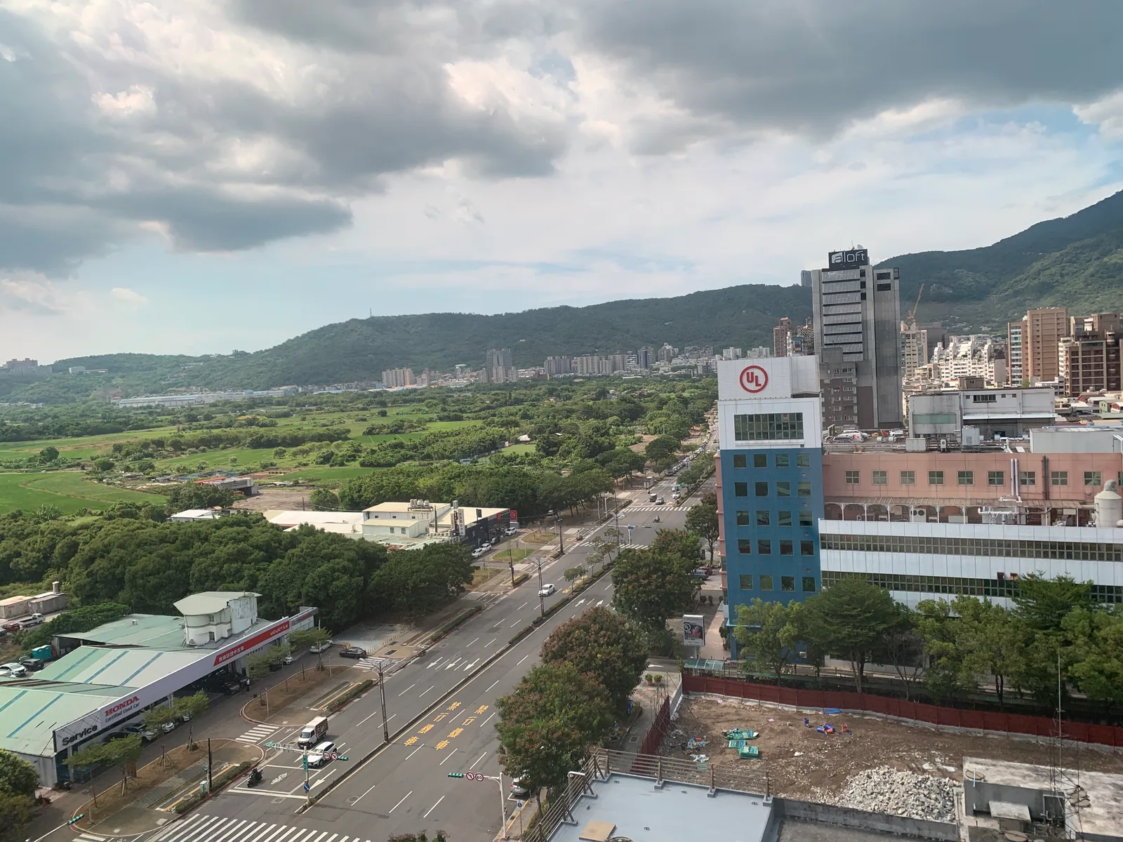 Atmosphere at Hong-Gah Museum Taipei — travel photo