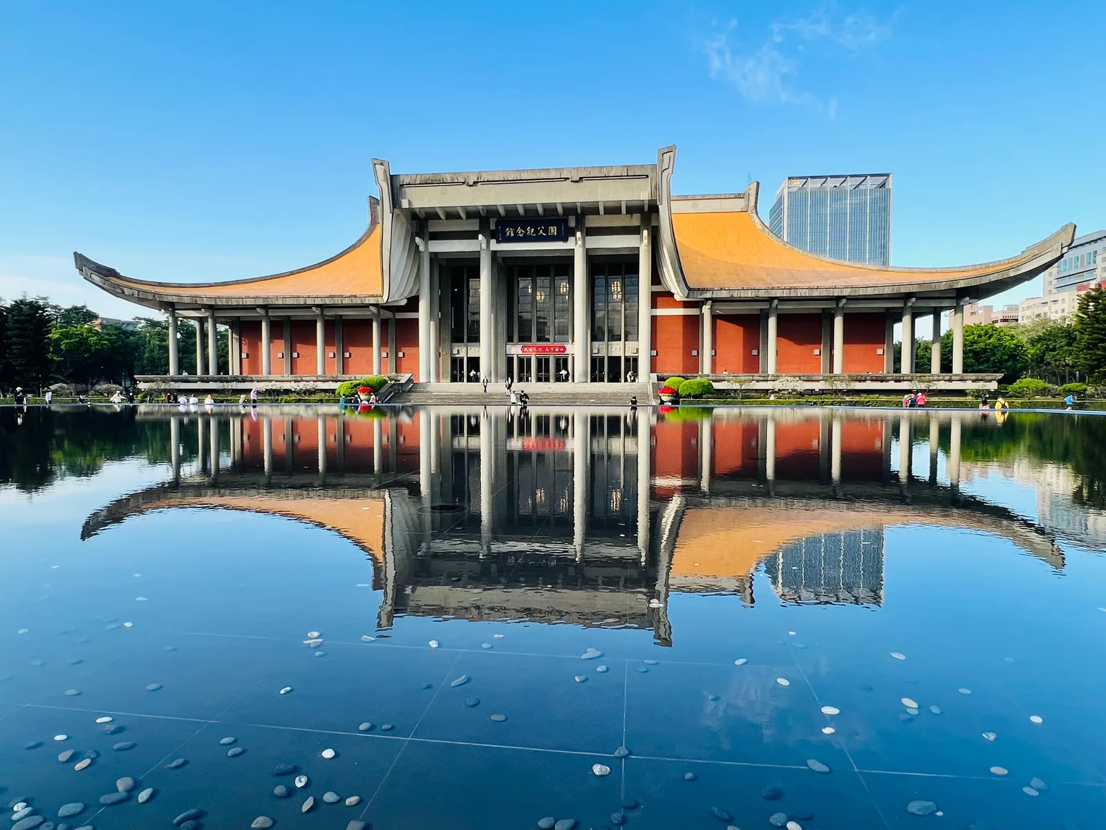 Main view at National Dr. Sun Yat-Sen Memorial Hall Taipei — travel photo