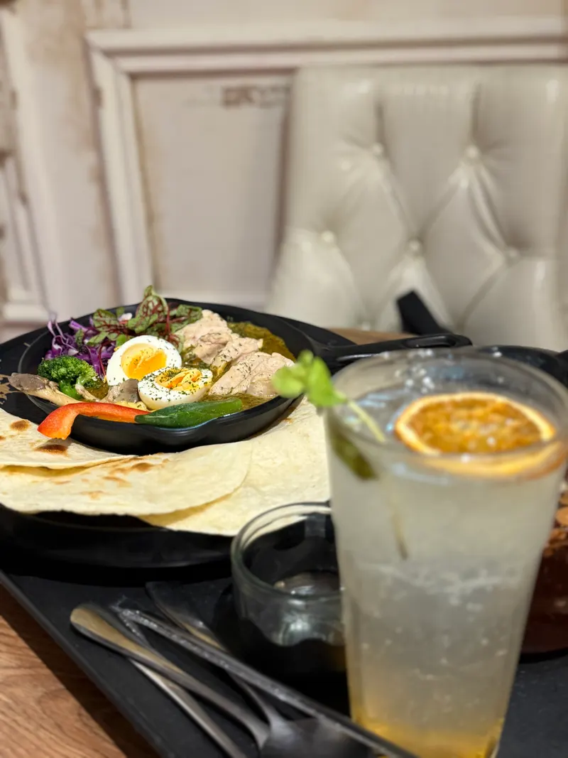 Oromo Café Taipei Station Store