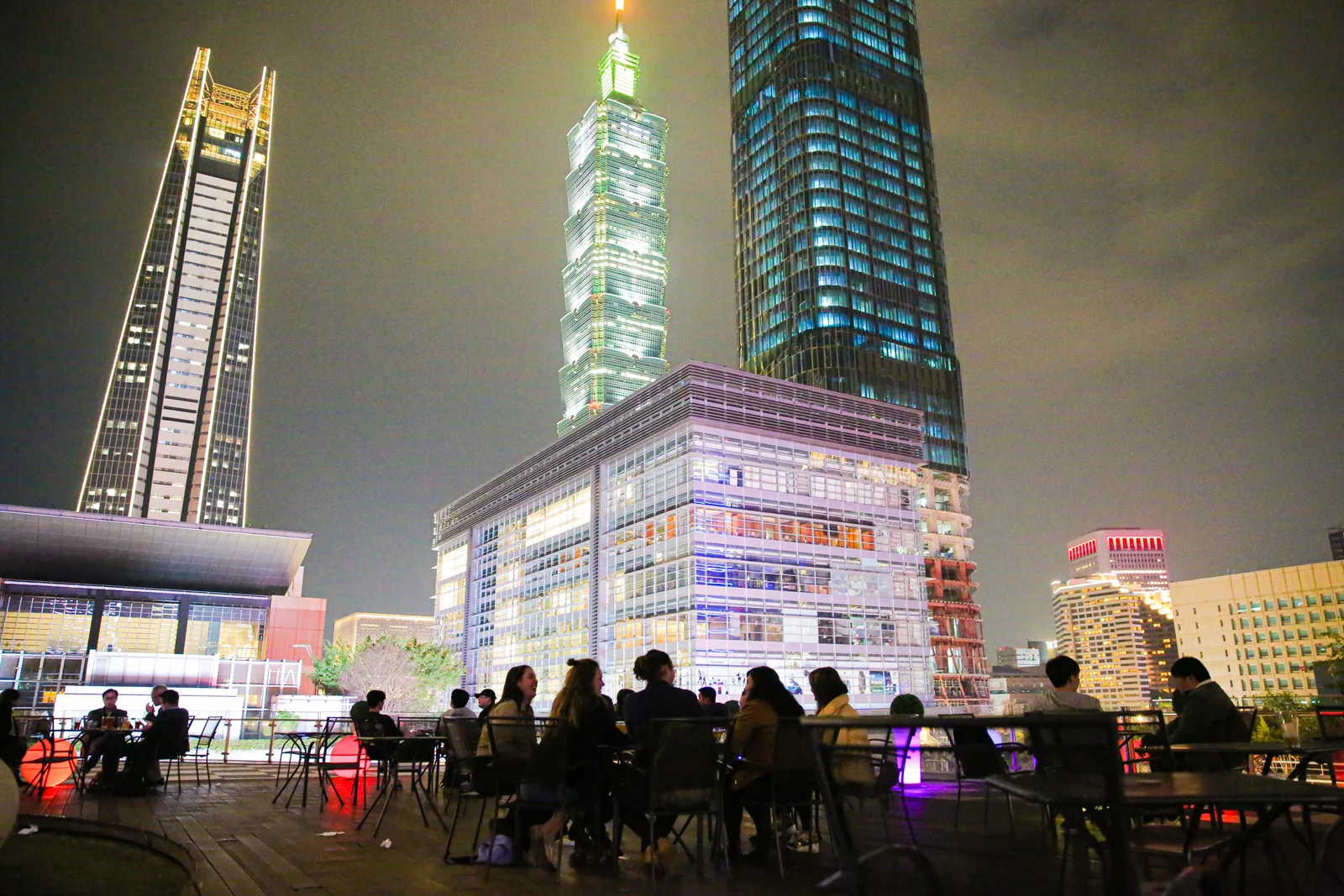 Taipei Nightlife: Taipei 101 Xinyi Pub Crawl Meeting Point - TourMeAway — hidden gems guide Taipei