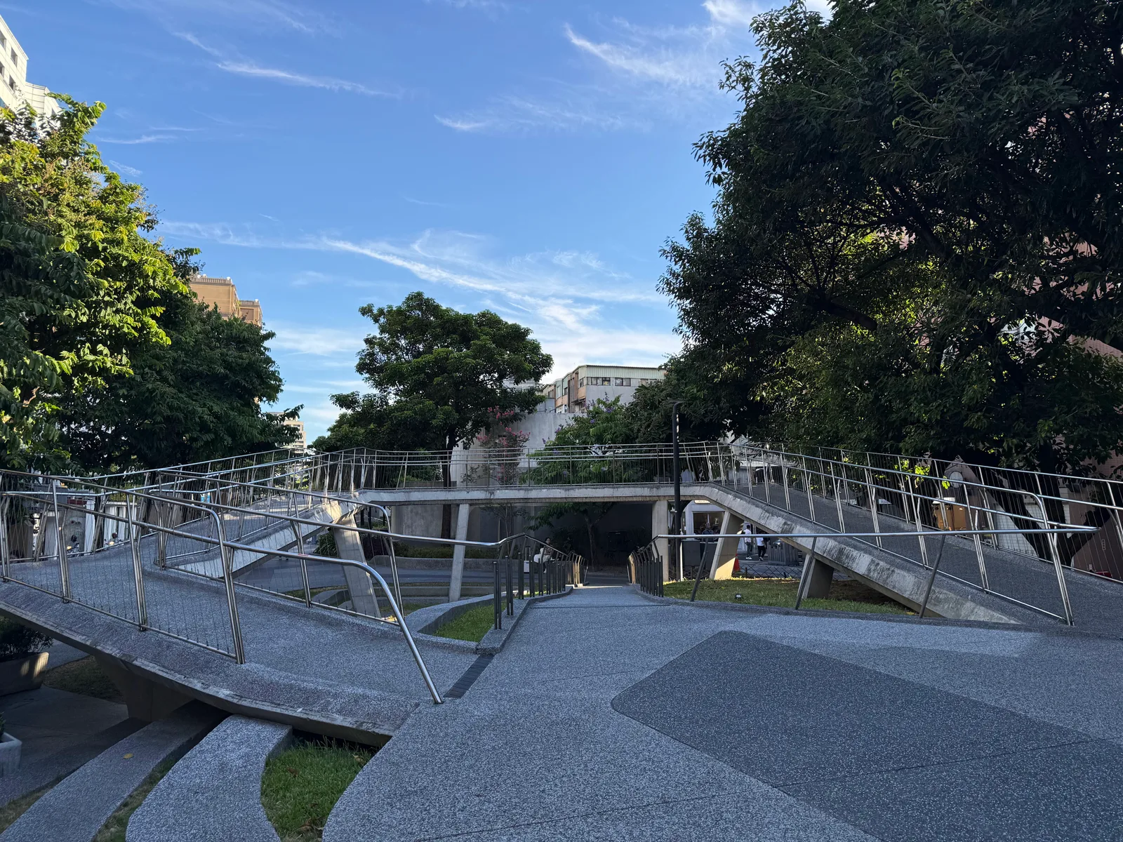 Xinzhongshan Linear Park — romantic guide Taipei