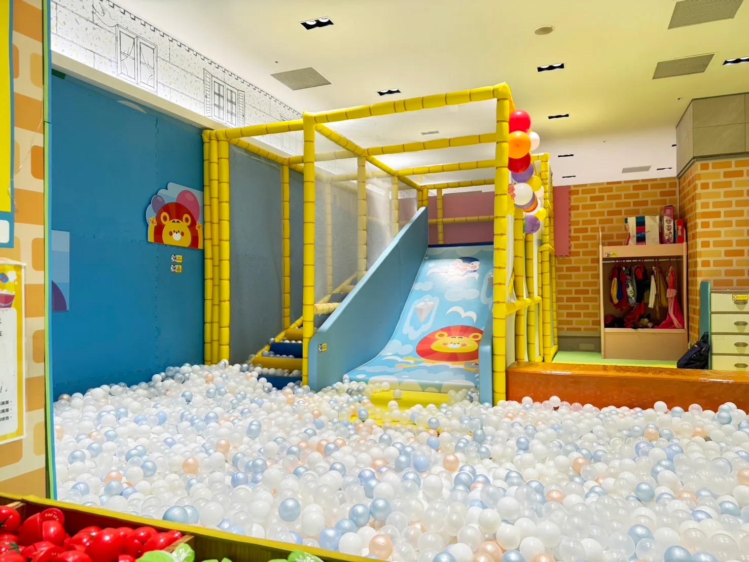 Main view at Yukids Island Kids' Playground Taipei — travel photo