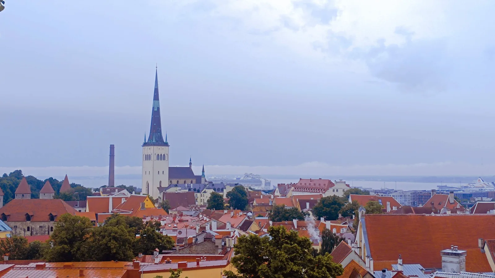 Atmosphere at Kohtuotsa viewing platform Tallinn — travel photo