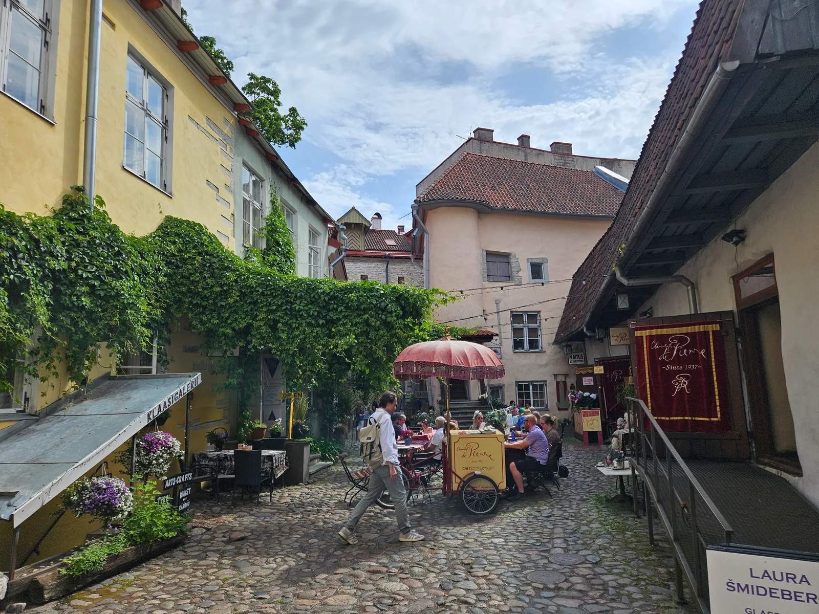 Main view at Meistrite Hoov Tallinn — travel photo