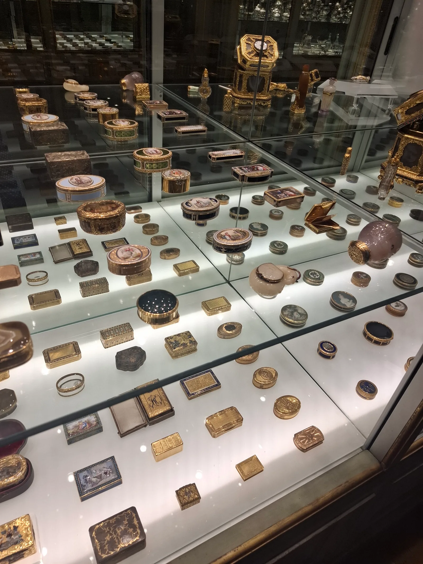 Details at Accorsi - Ometto Museum Turin — travel photo
