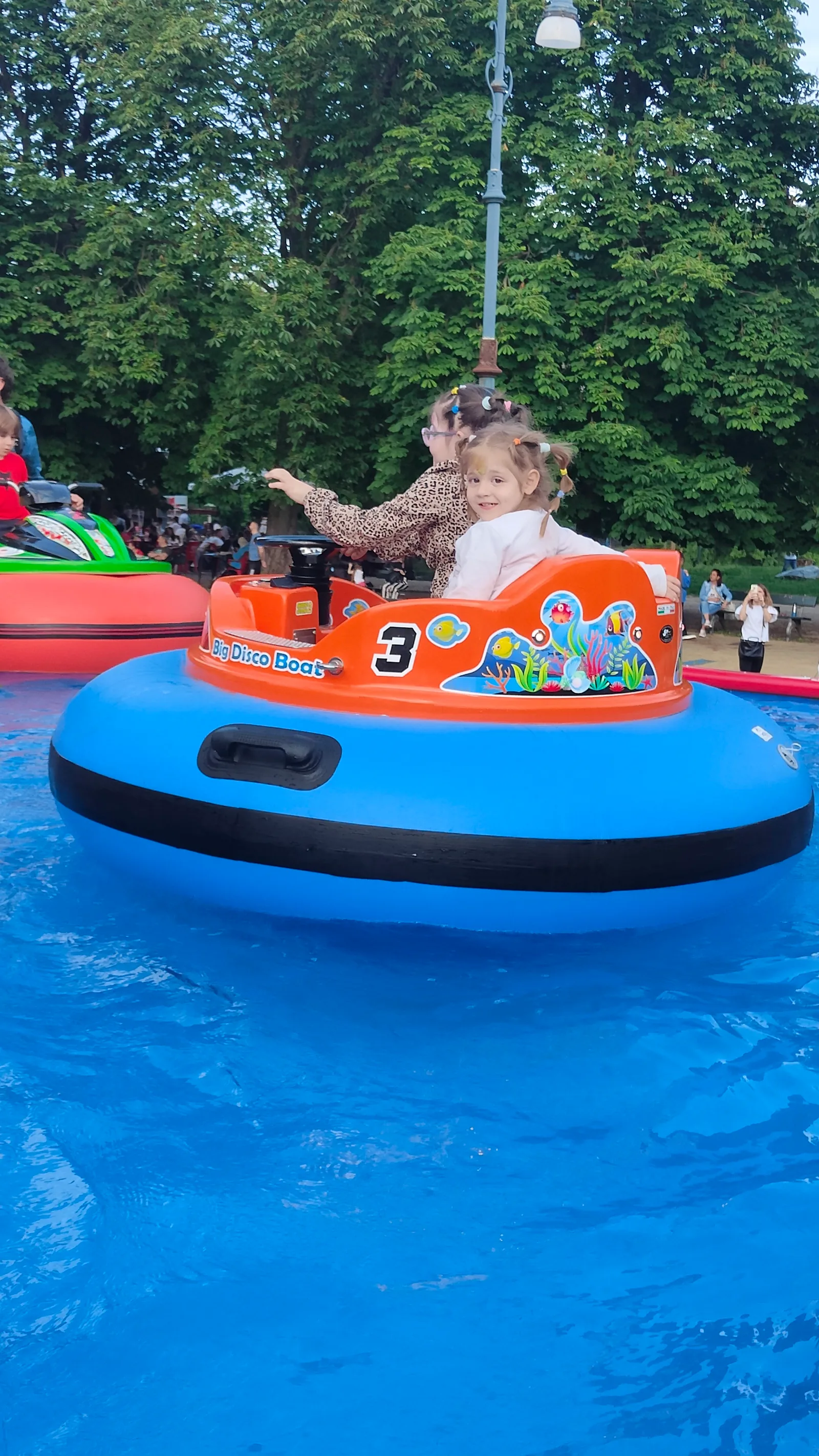 Details at Baby Luna Park - Feste di Compleanno Torino Turin — travel photo