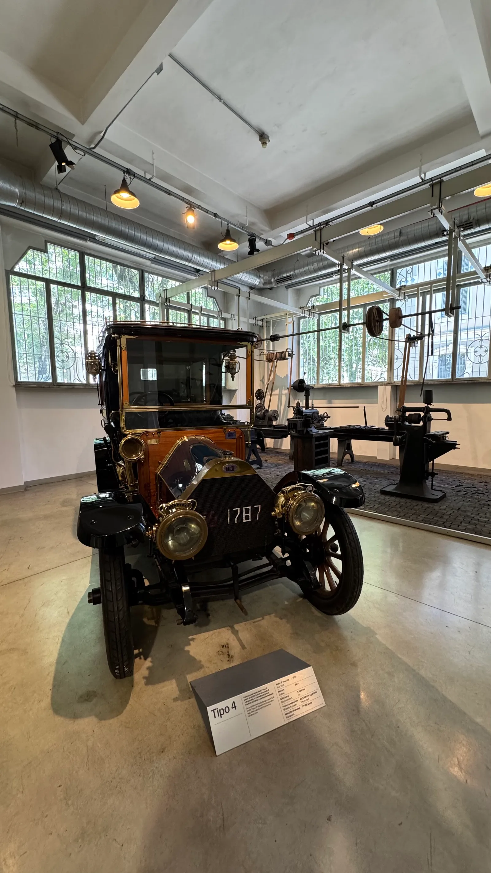 Atmosphere at Centro Storico Fiat Turin — travel photo