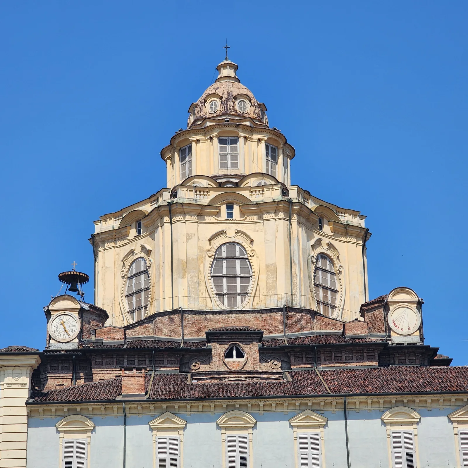 Atmosphere at Chiesa di San Lorenzo Turin — travel photo